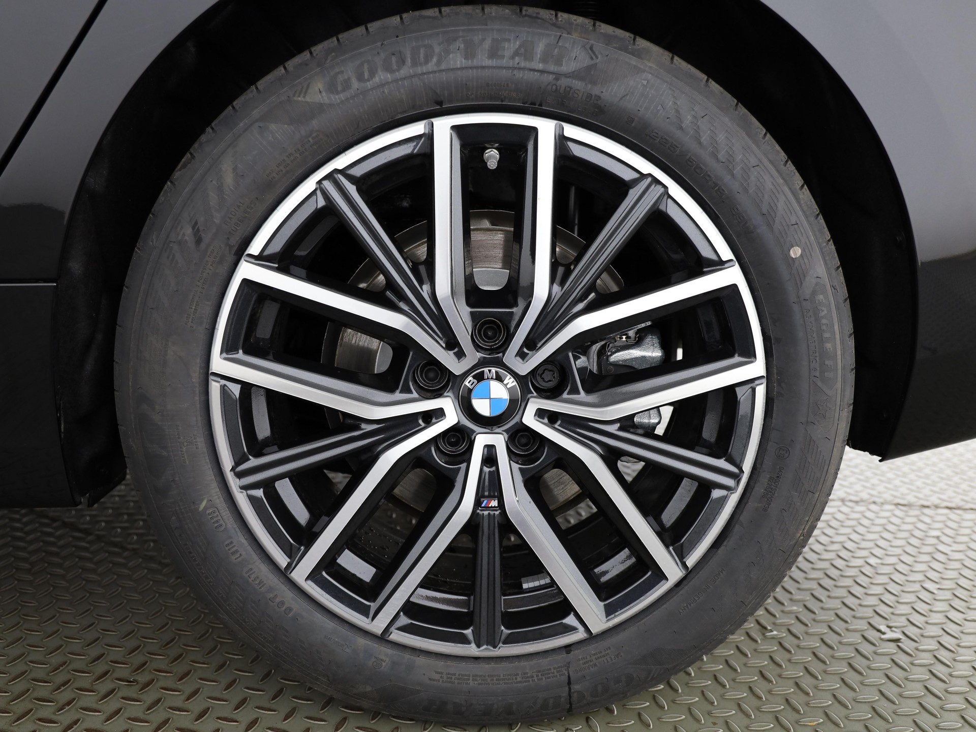 BMW 223d xDrive Active Tourer-image-19