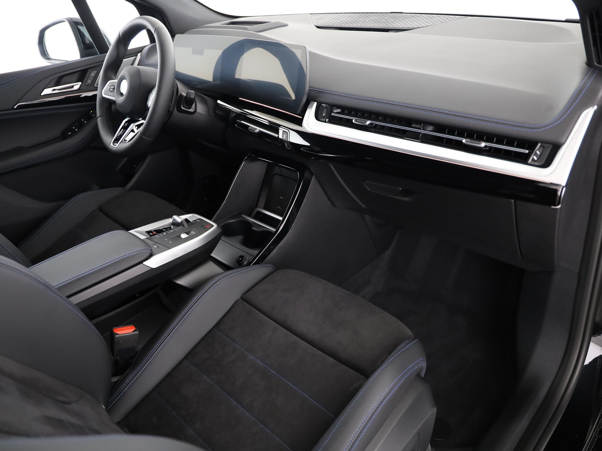 BMW 223d xDrive Active Tourer-image-12