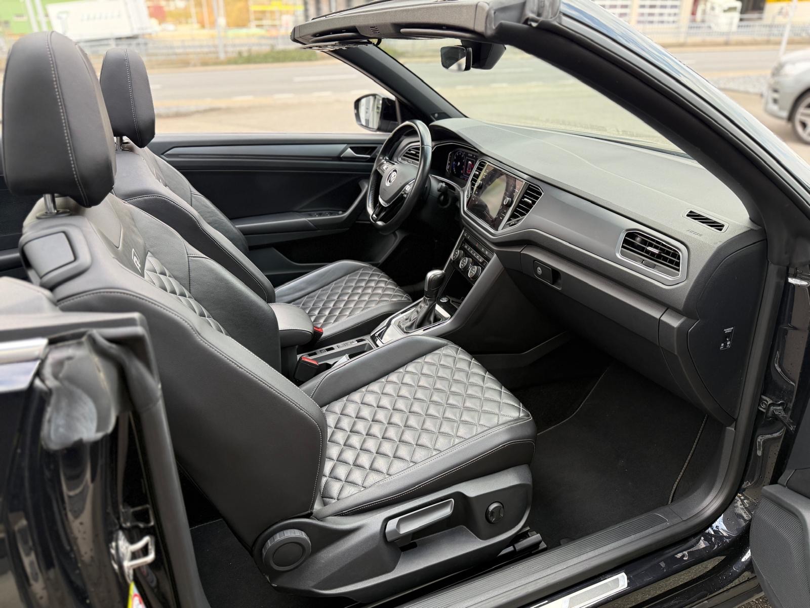 VW T-Roc Cabriolet 1.5 TSI R-Line DSG-image-18