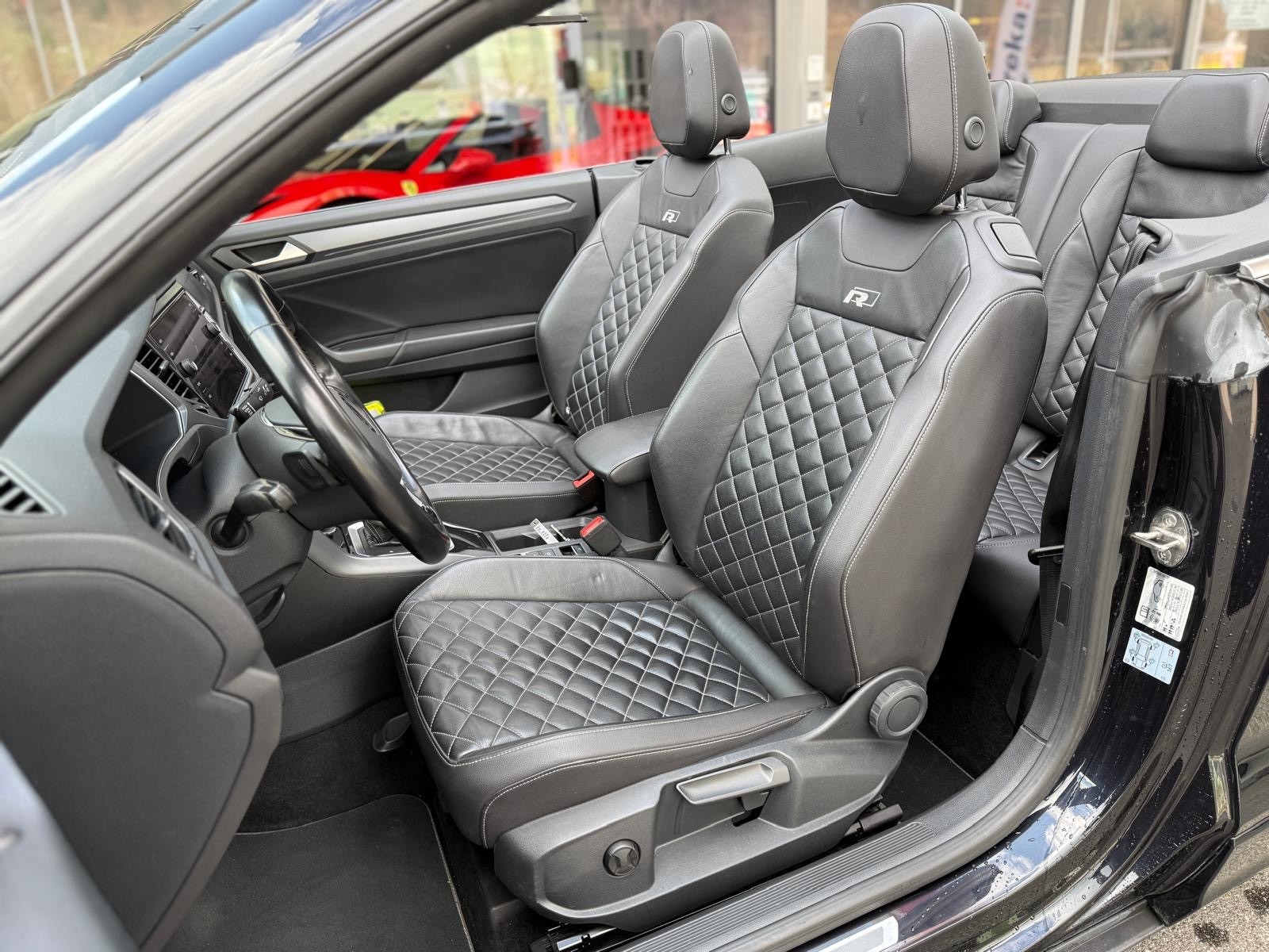 VW T-Roc Cabriolet 1.5 TSI R-Line DSG-image-17