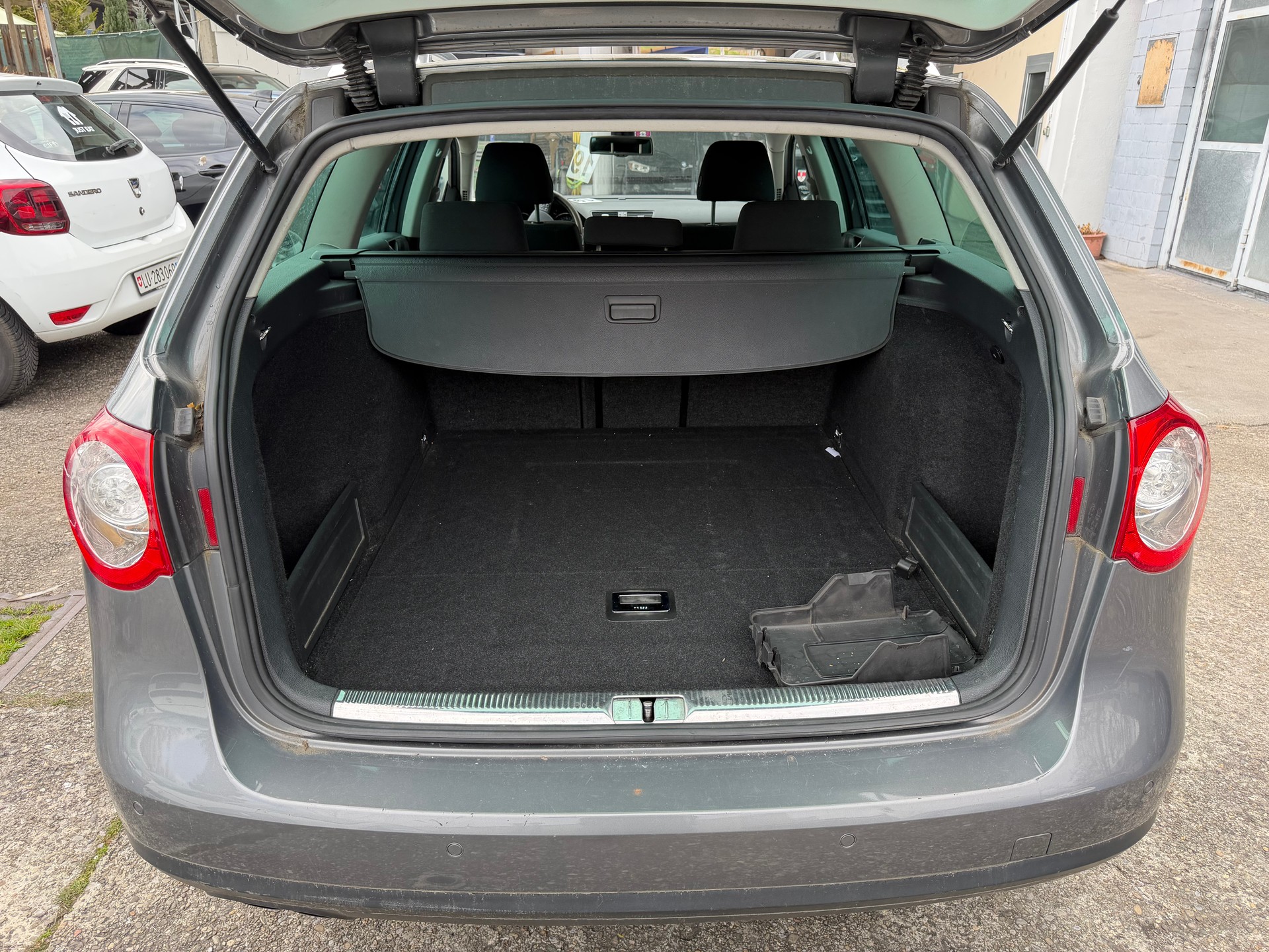 VW PASSAT-image-8