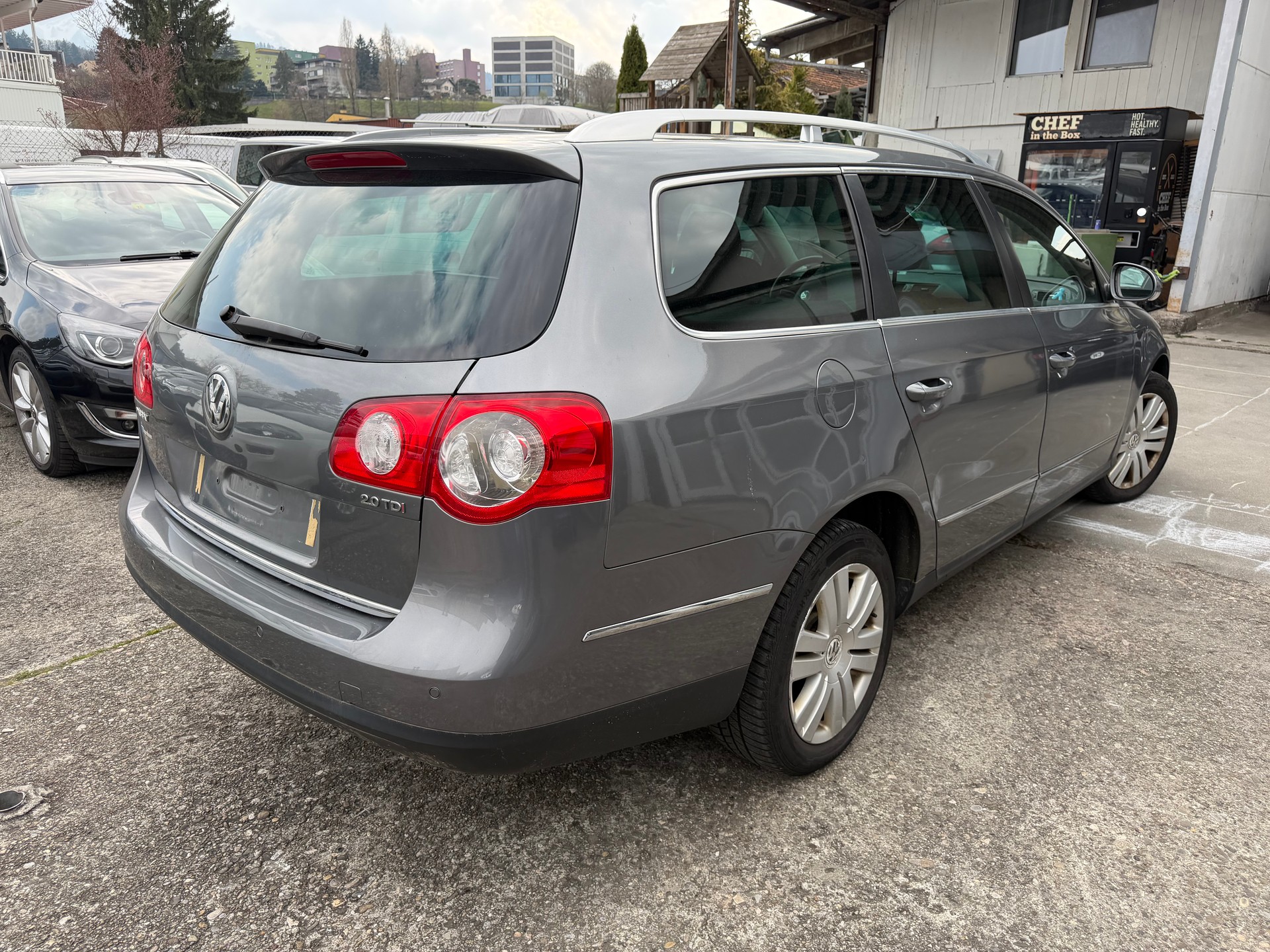 VW PASSAT-image-5