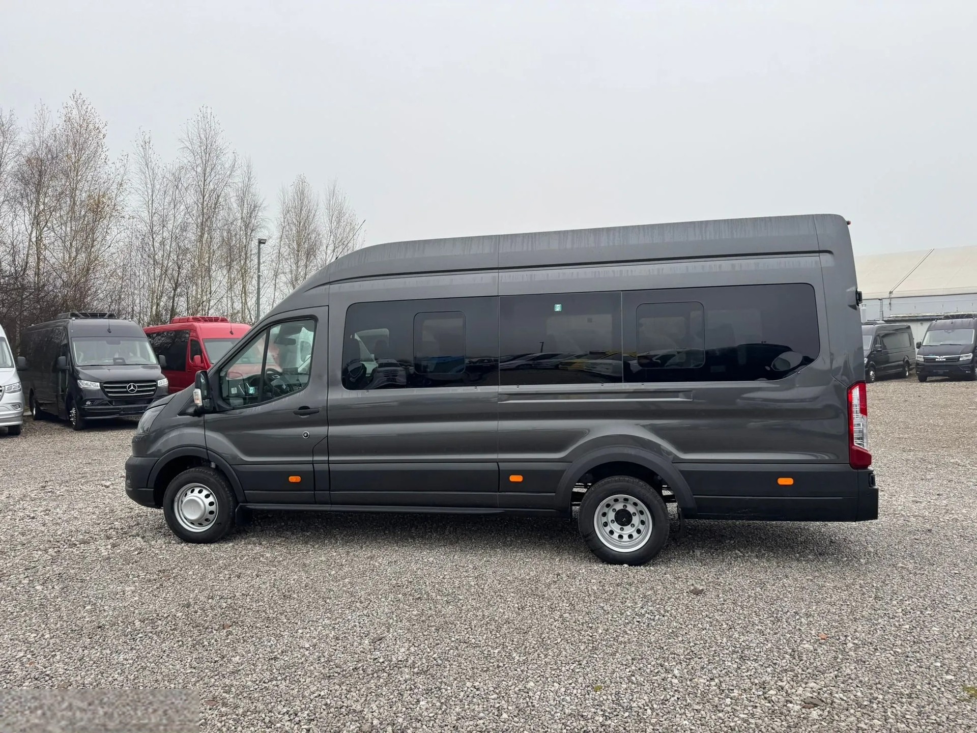 FORD Transit 350 L4 Basis 2.0 TDCi 130 FWD 18 Sitzer-image-1