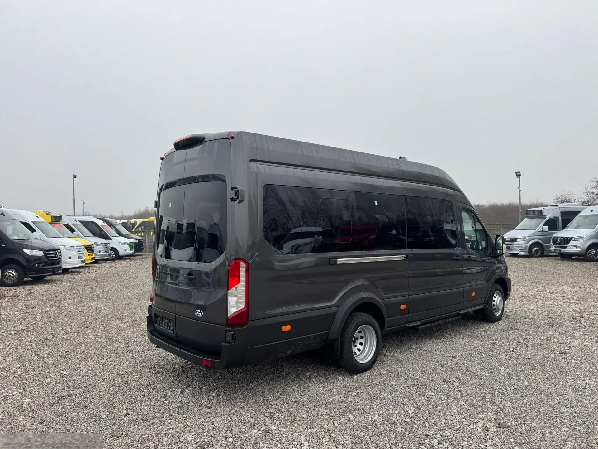 FORD Transit 350 L4 Basis 2.0 TDCi 130 FWD 18 Sitzer-image-3