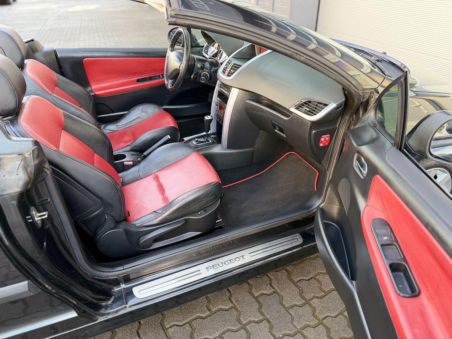 PEUGEOT 207 CC 1.6 16V Sport Automatic-image-11