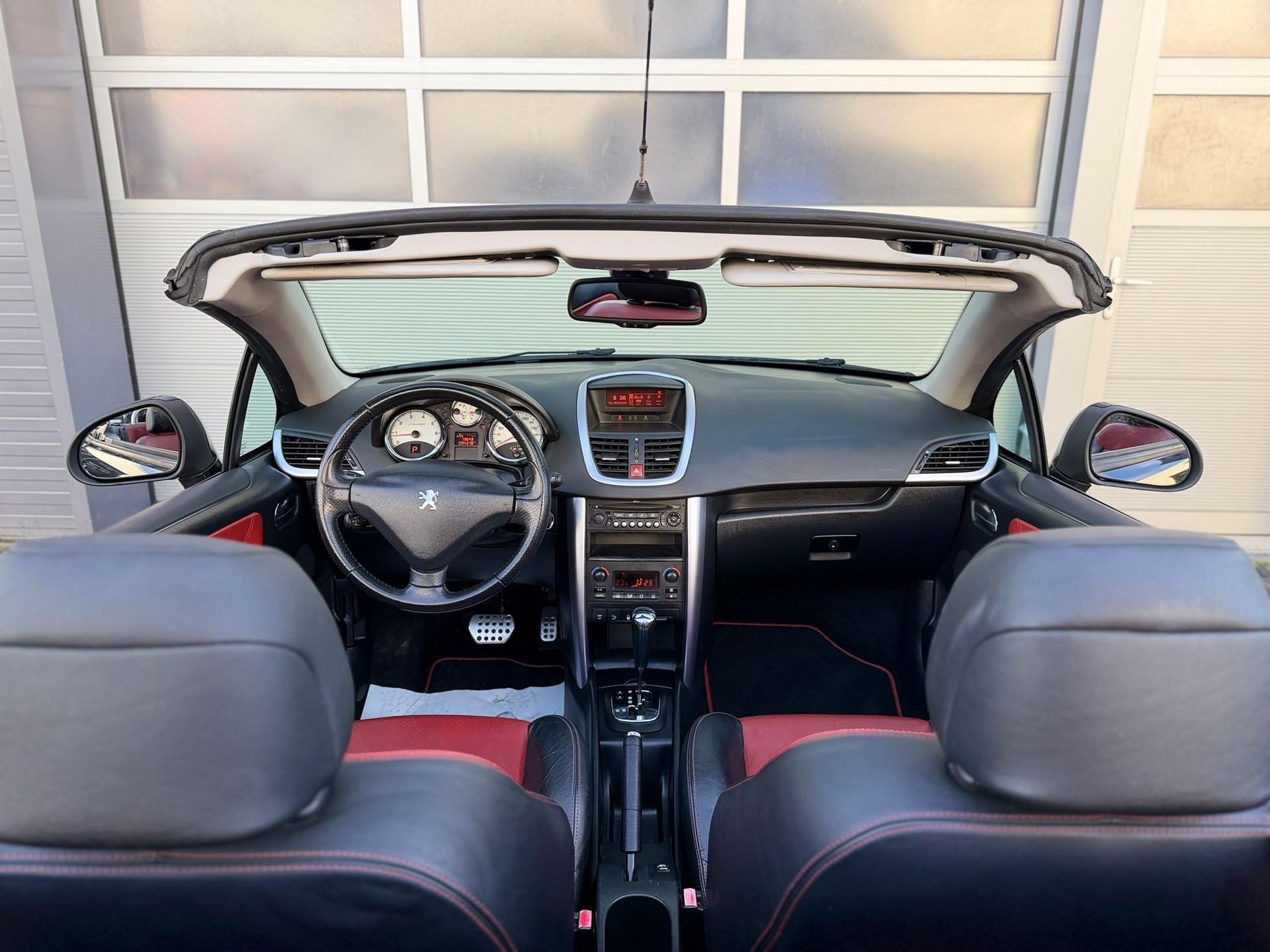 PEUGEOT 207 CC 1.6 16V Sport Automatic-image-10