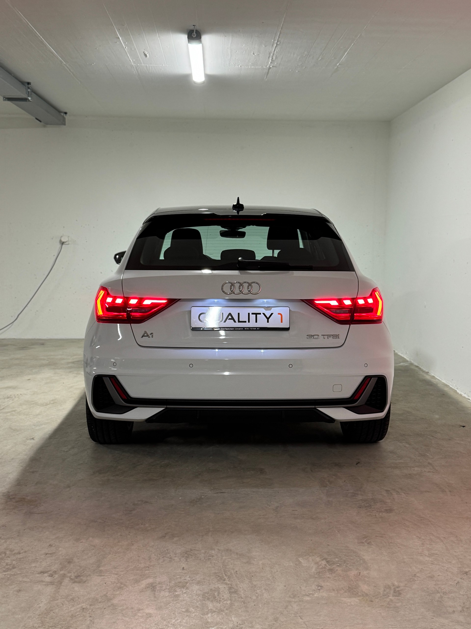 AUDI A1 Sportback 30 TFSI S Line-image-4
