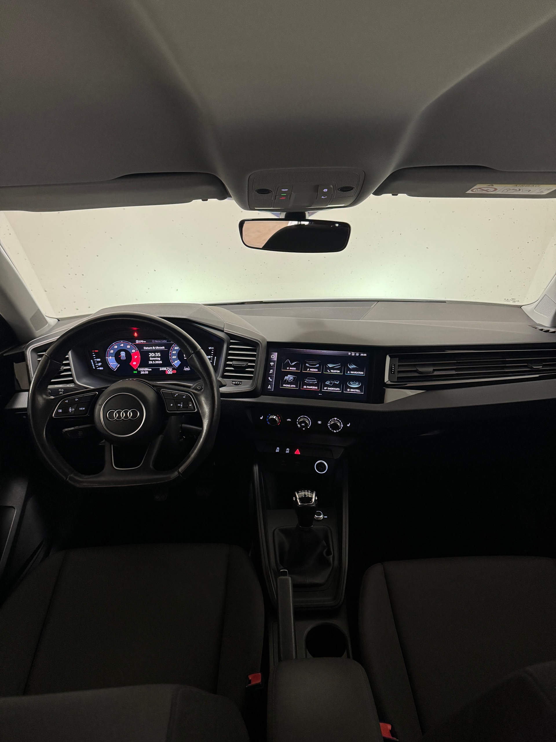 AUDI A1 Sportback 30 TFSI S Line-image-9