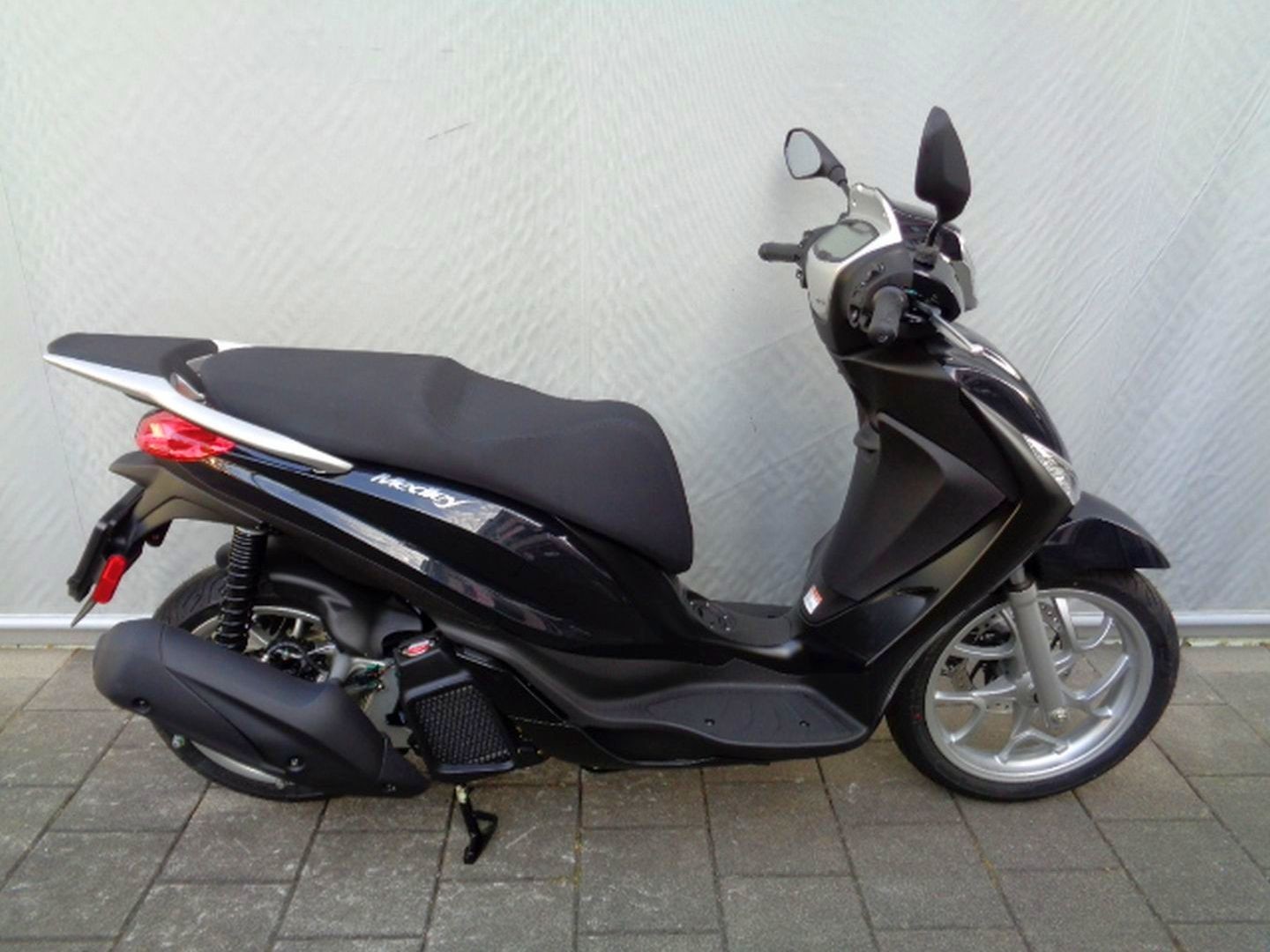 PIAGGIO MEDLEY 125 ABS E5-showroom-element-3
