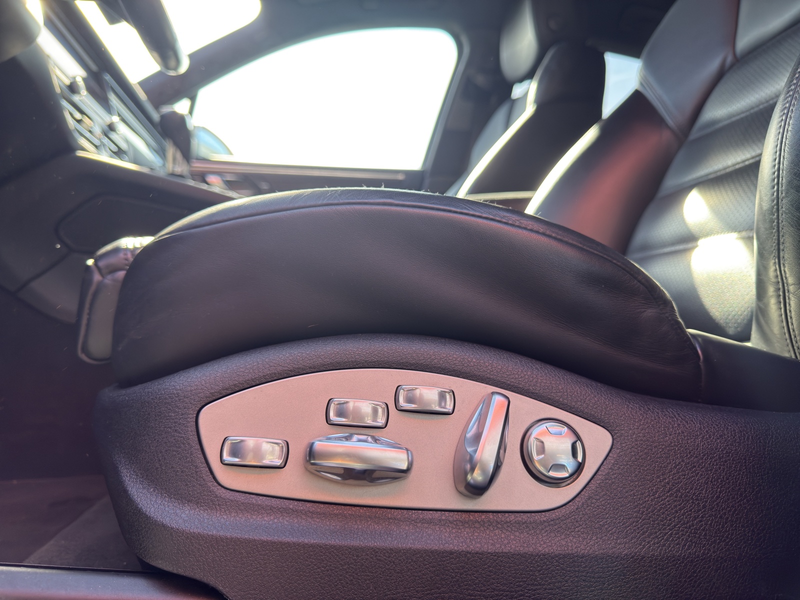 PORSCHE Macan Turbo PDK-image-19