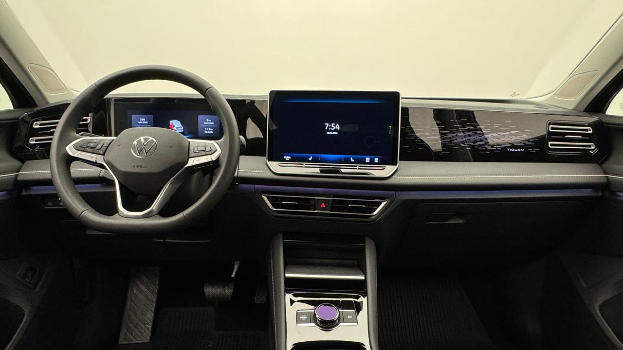 VW Tiguan 2.0 TDI SCR Elegance 4Motion DSG-image-5