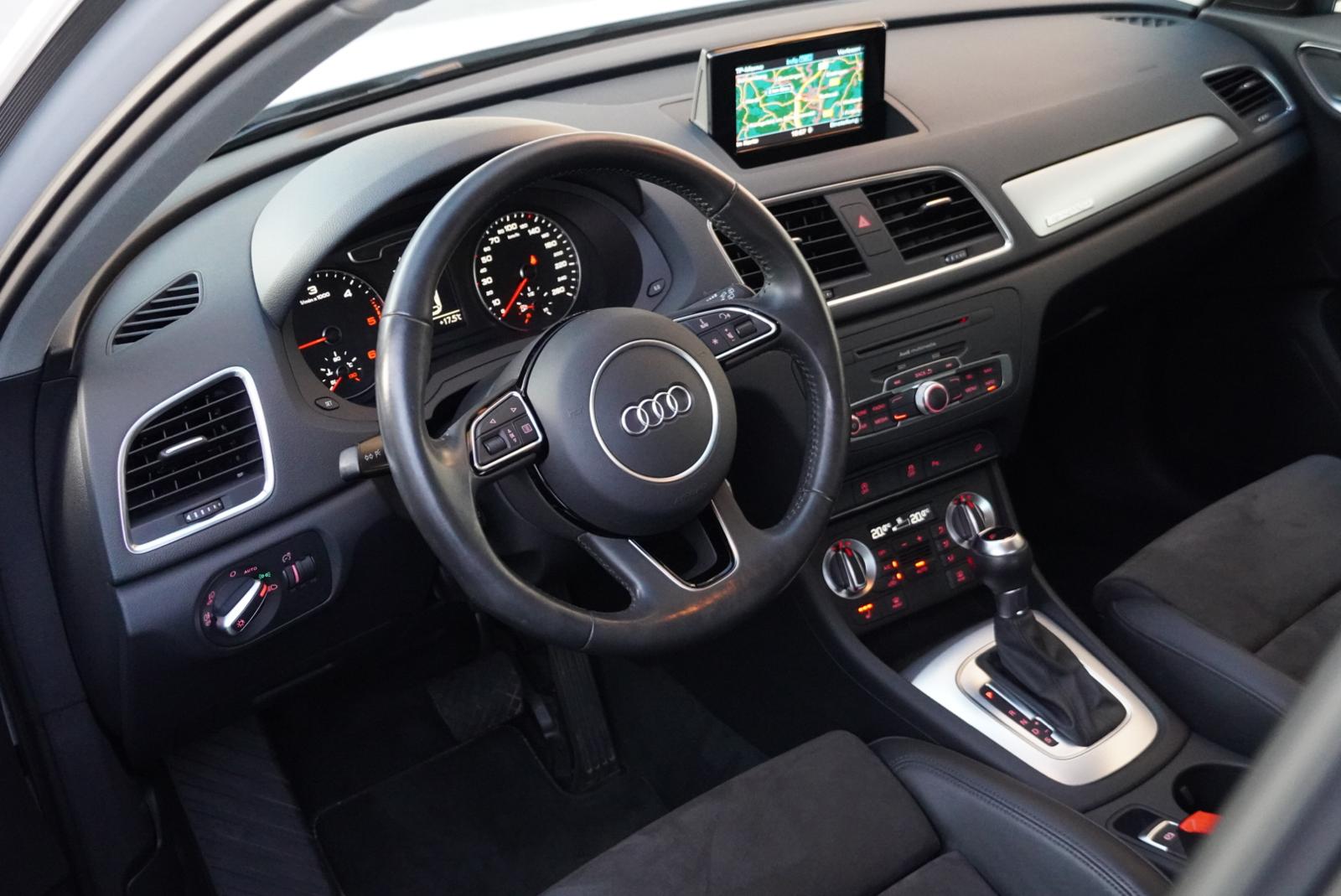 AUDI Q3 2.0 TDI sport quattro S-tronic-image-14