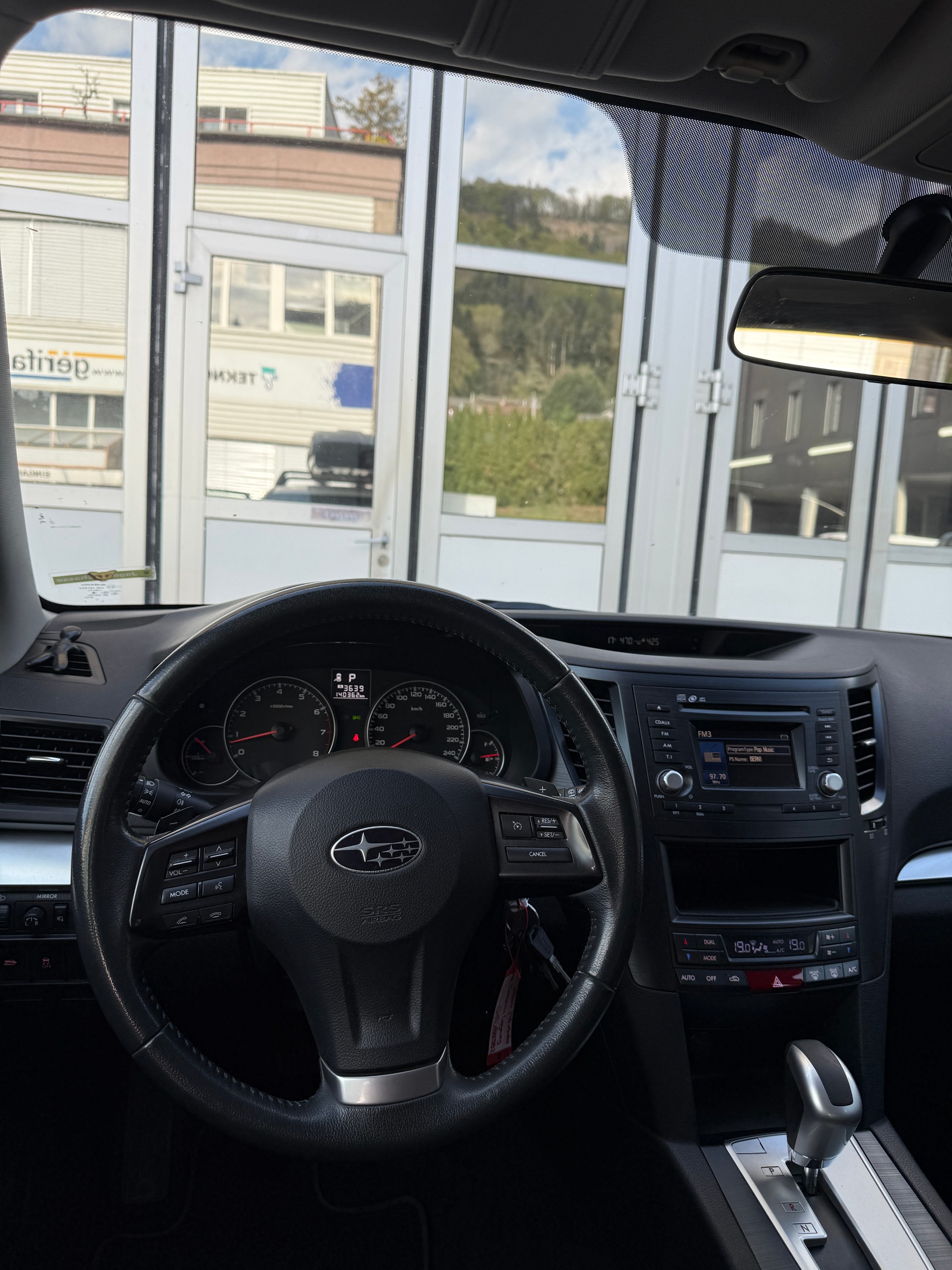 SUBARU Legacy 2.0i Swiss AWD Lineartronic-image-4