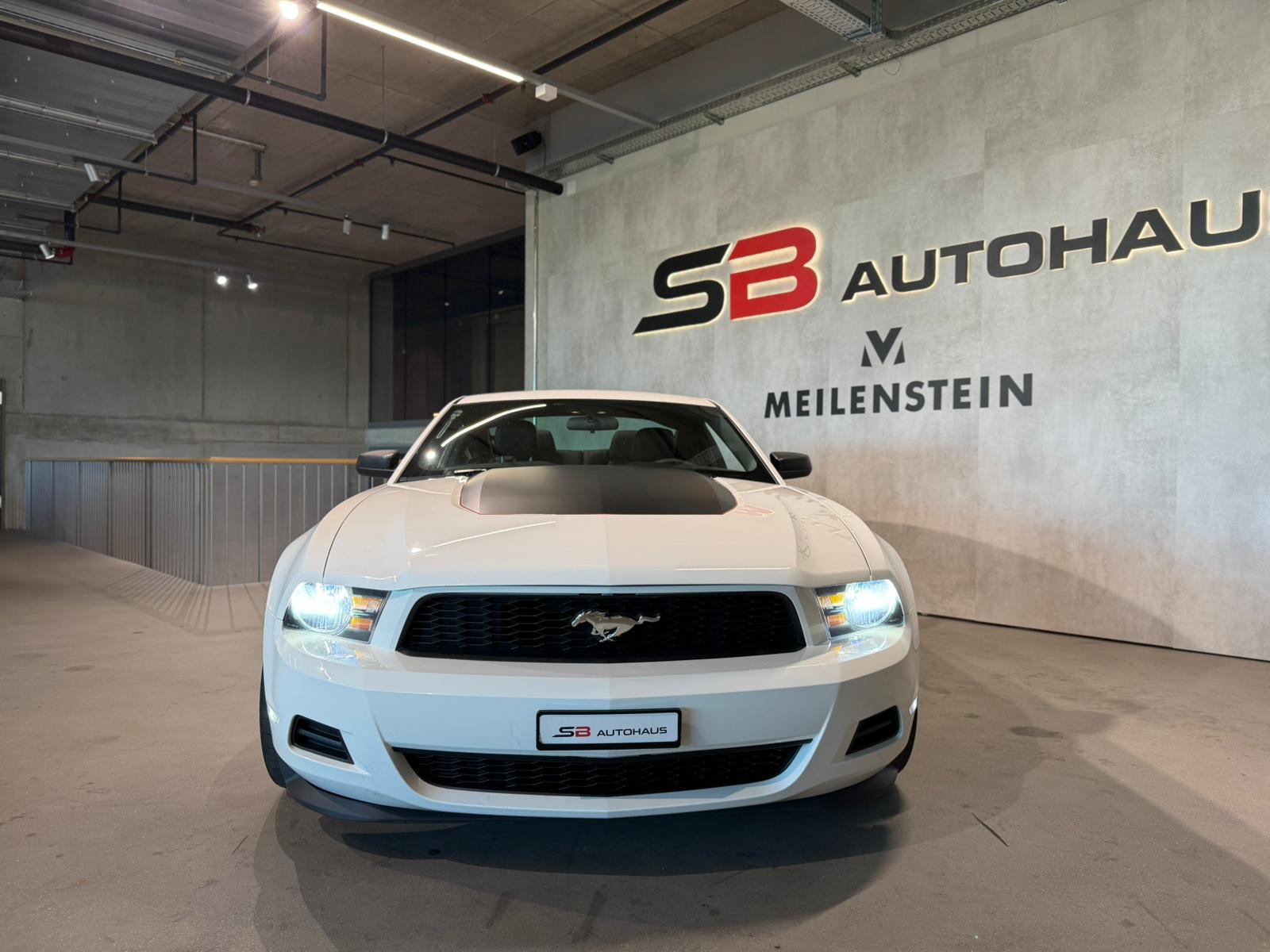 FORD Mustang GT 3.7 V6 Automatic-image-3