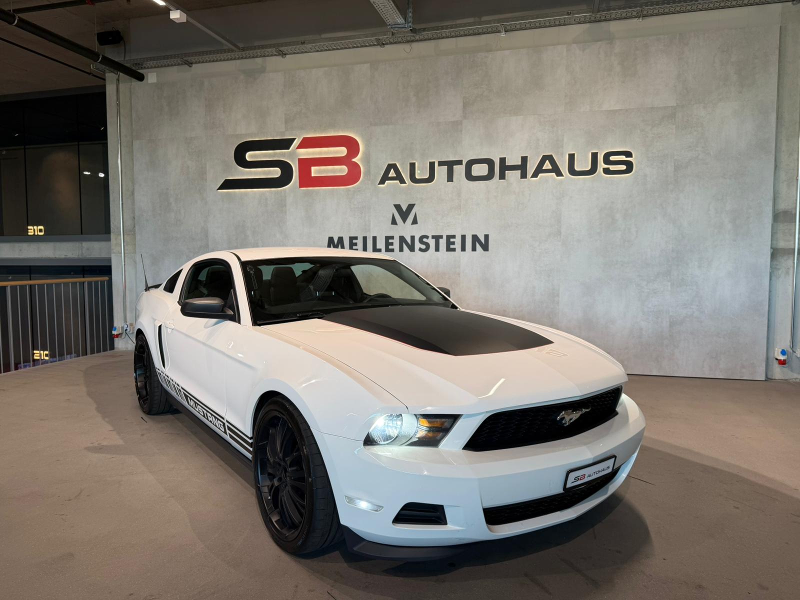 FORD Mustang GT 3.7 V6 Automatic-image-4