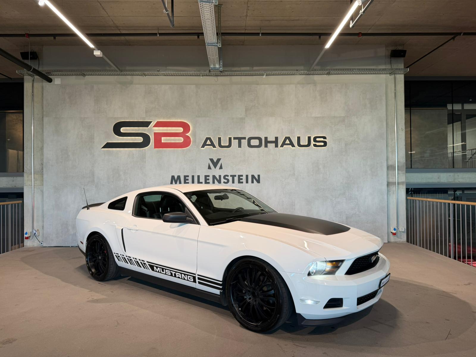 FORD Mustang GT 3.7 V6 Automatic-image-0