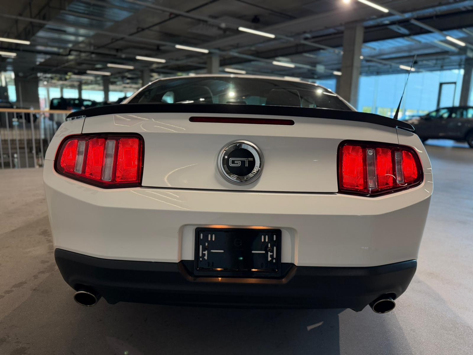 FORD Mustang GT 3.7 V6 Automatic-image-16
