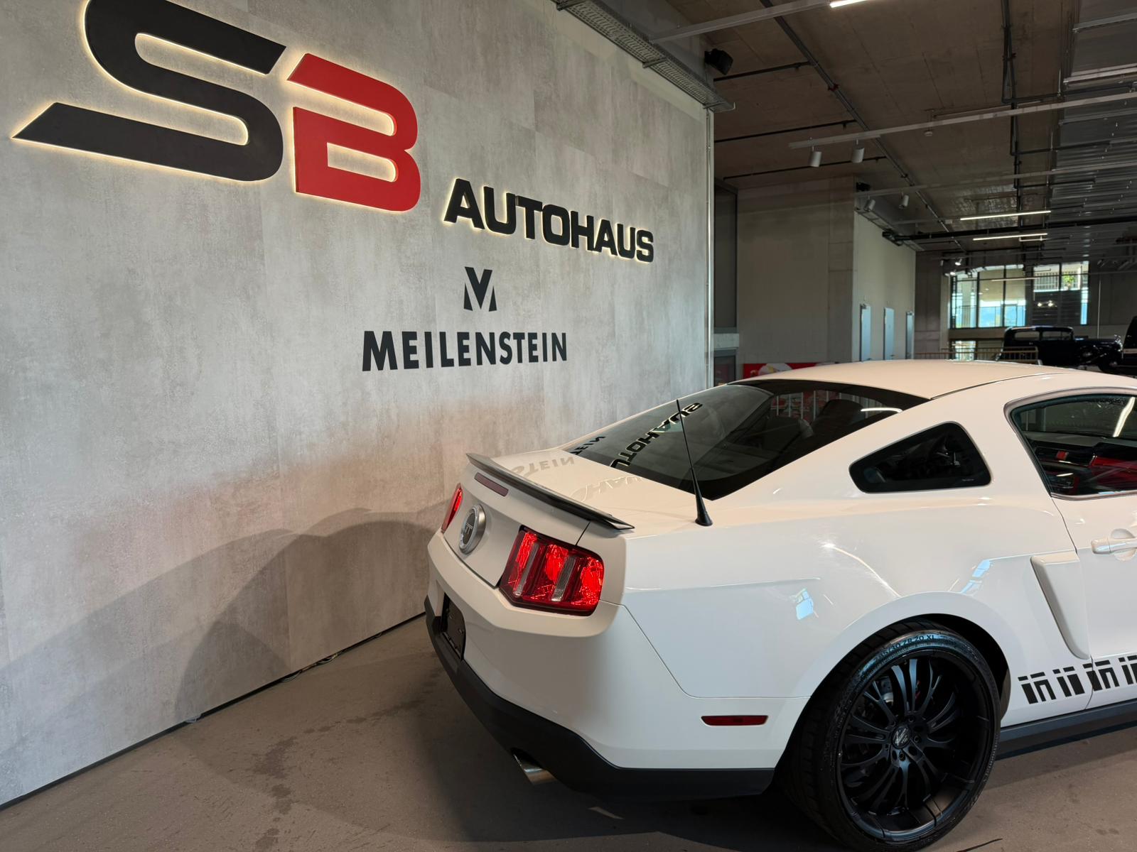 FORD Mustang GT 3.7 V6 Automatic-image-11