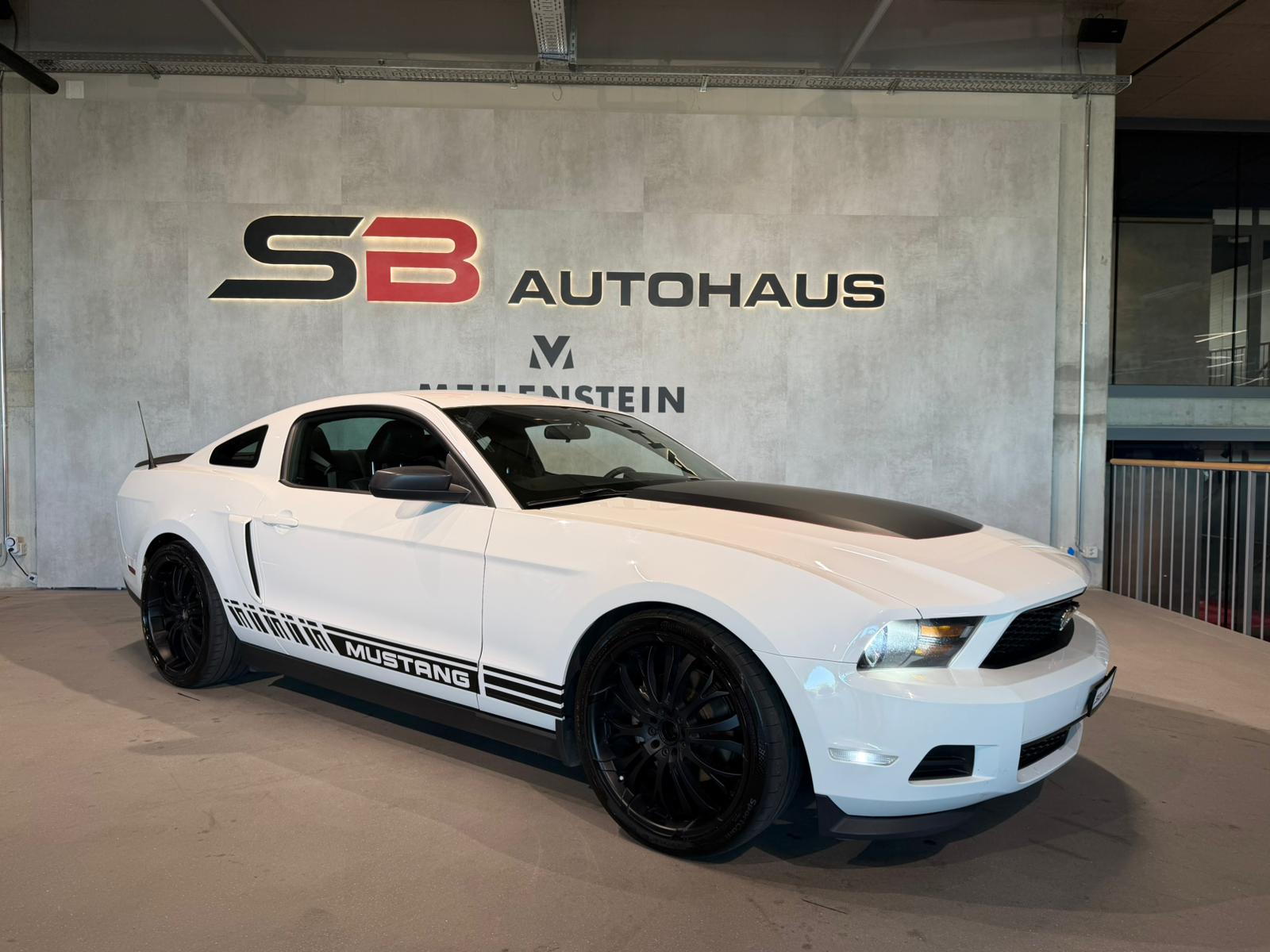 FORD Mustang GT 3.7 V6 Automatic-image-1