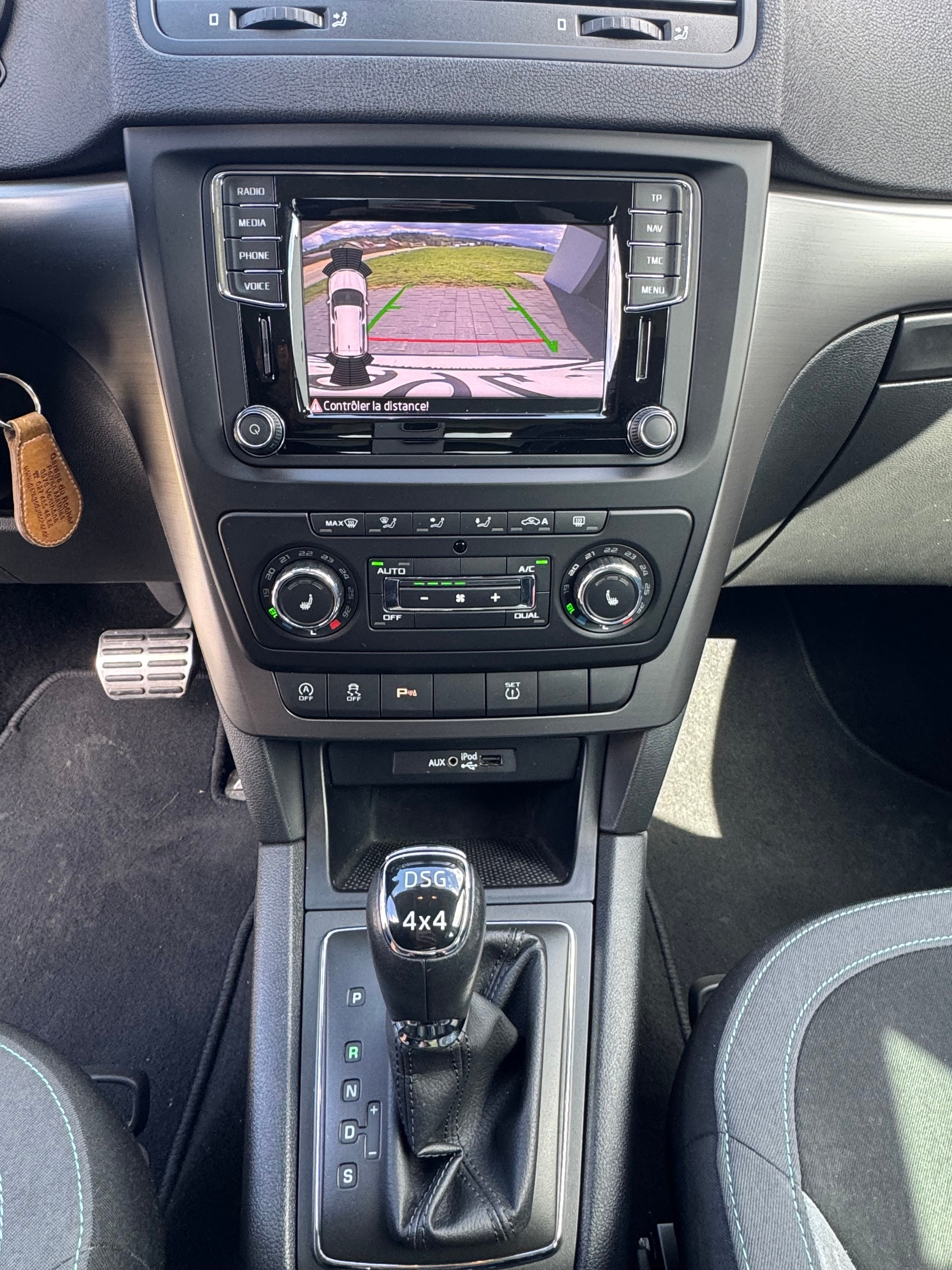 SKODA Yeti 1.4 TSI Ambition 4x4 DSG-image-10