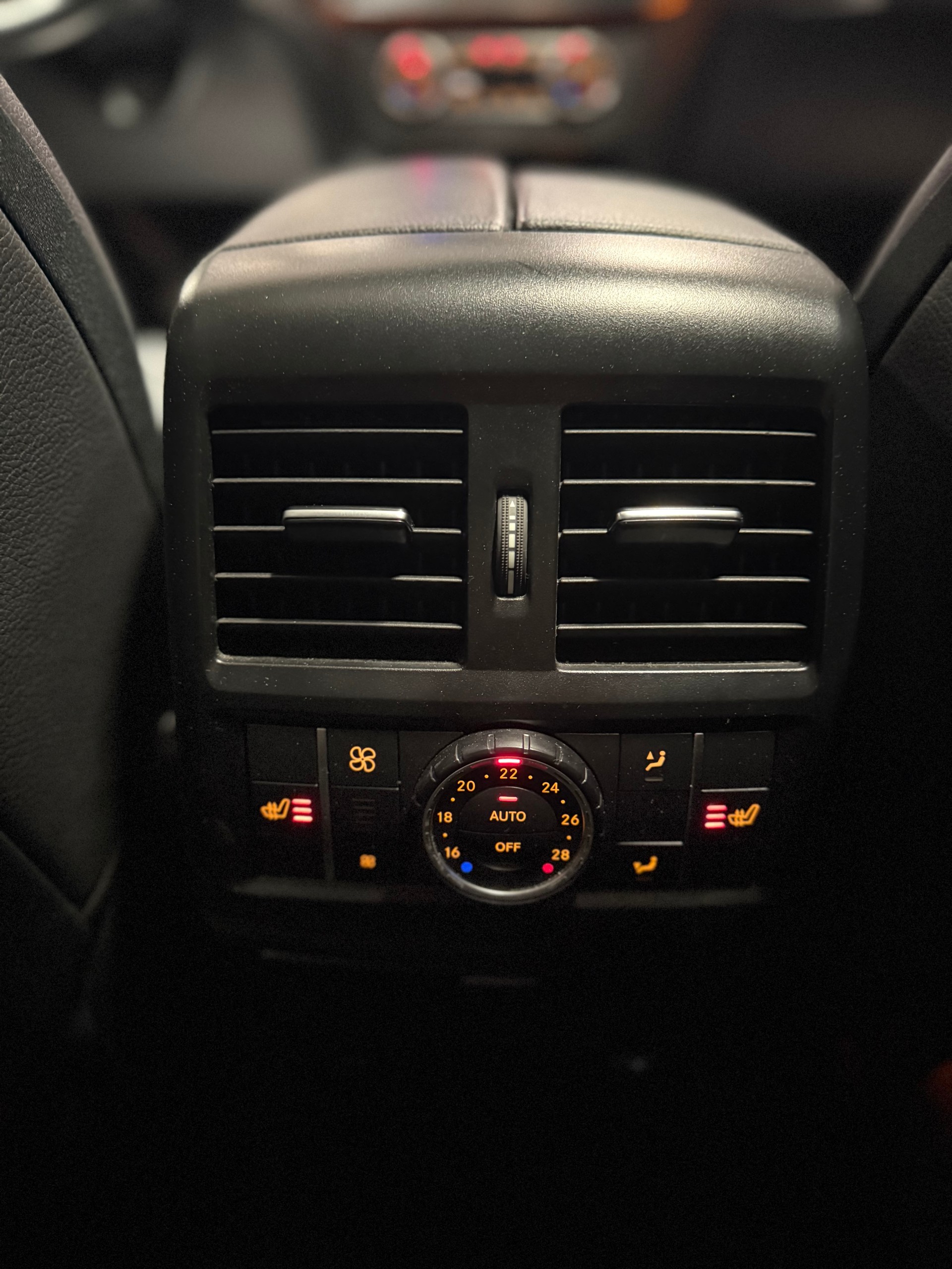 MERCEDES-BENZ GL 350 BlueTEC 4Matic 7G-TRONIC-image-12