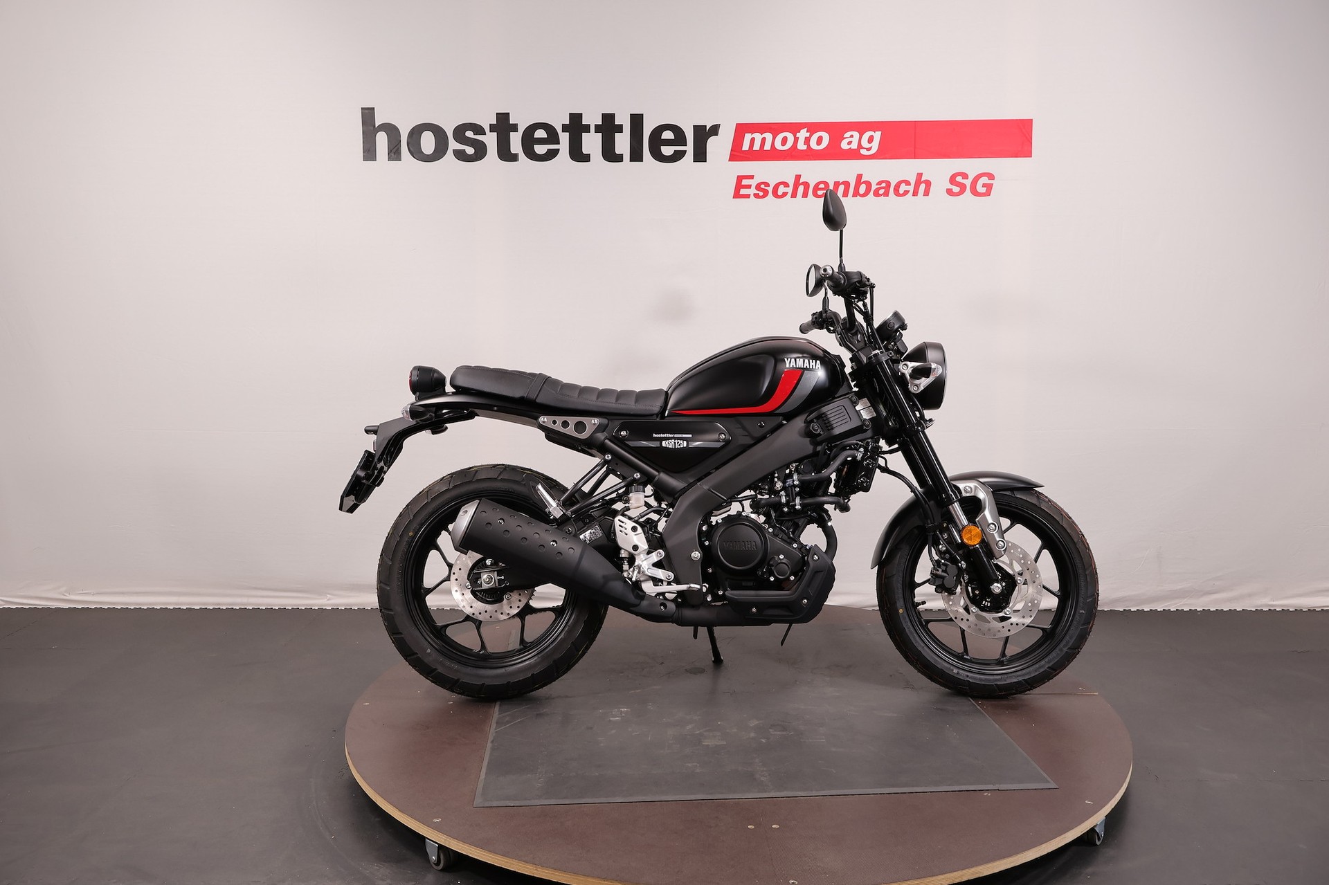 YAMAHA XSR 125-showroom-element-1