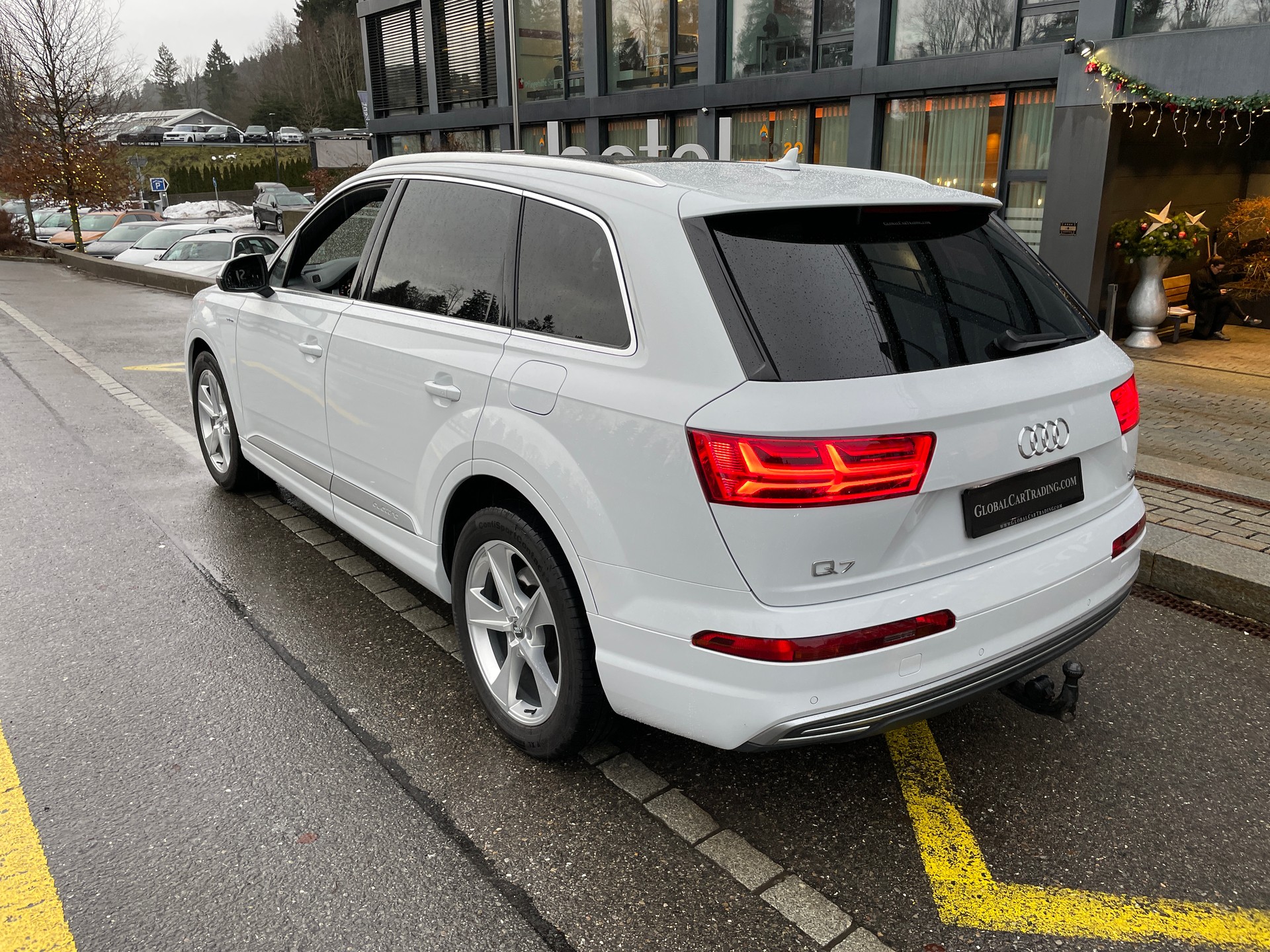 AUDI Q7 e-tron 3.0 TDI quattro tiptronic-image-8