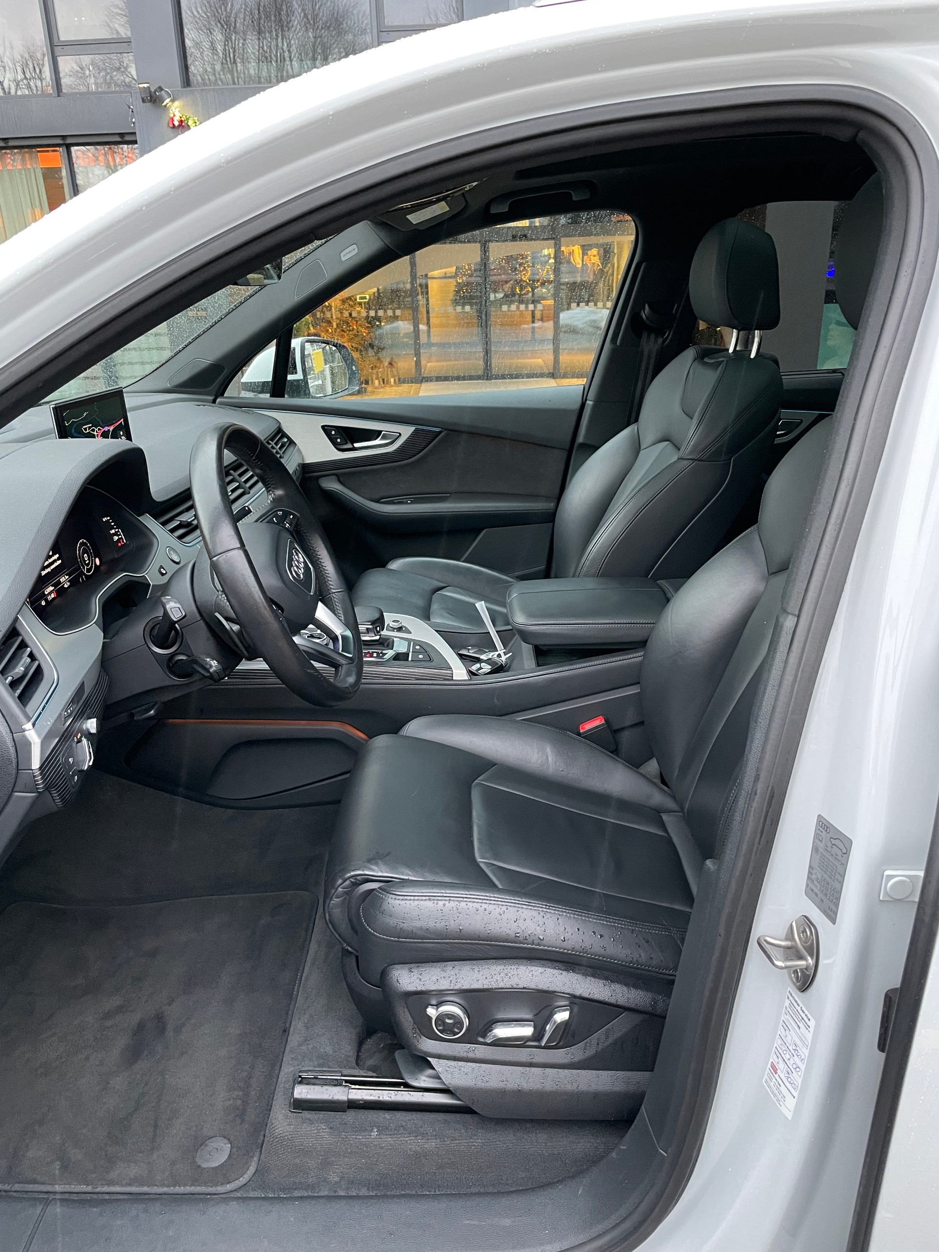 AUDI Q7 e-tron 3.0 TDI quattro tiptronic-image-17