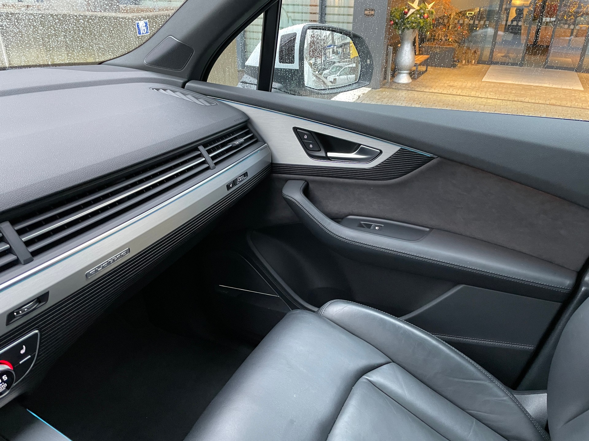 AUDI Q7 e-tron 3.0 TDI quattro tiptronic-image-31
