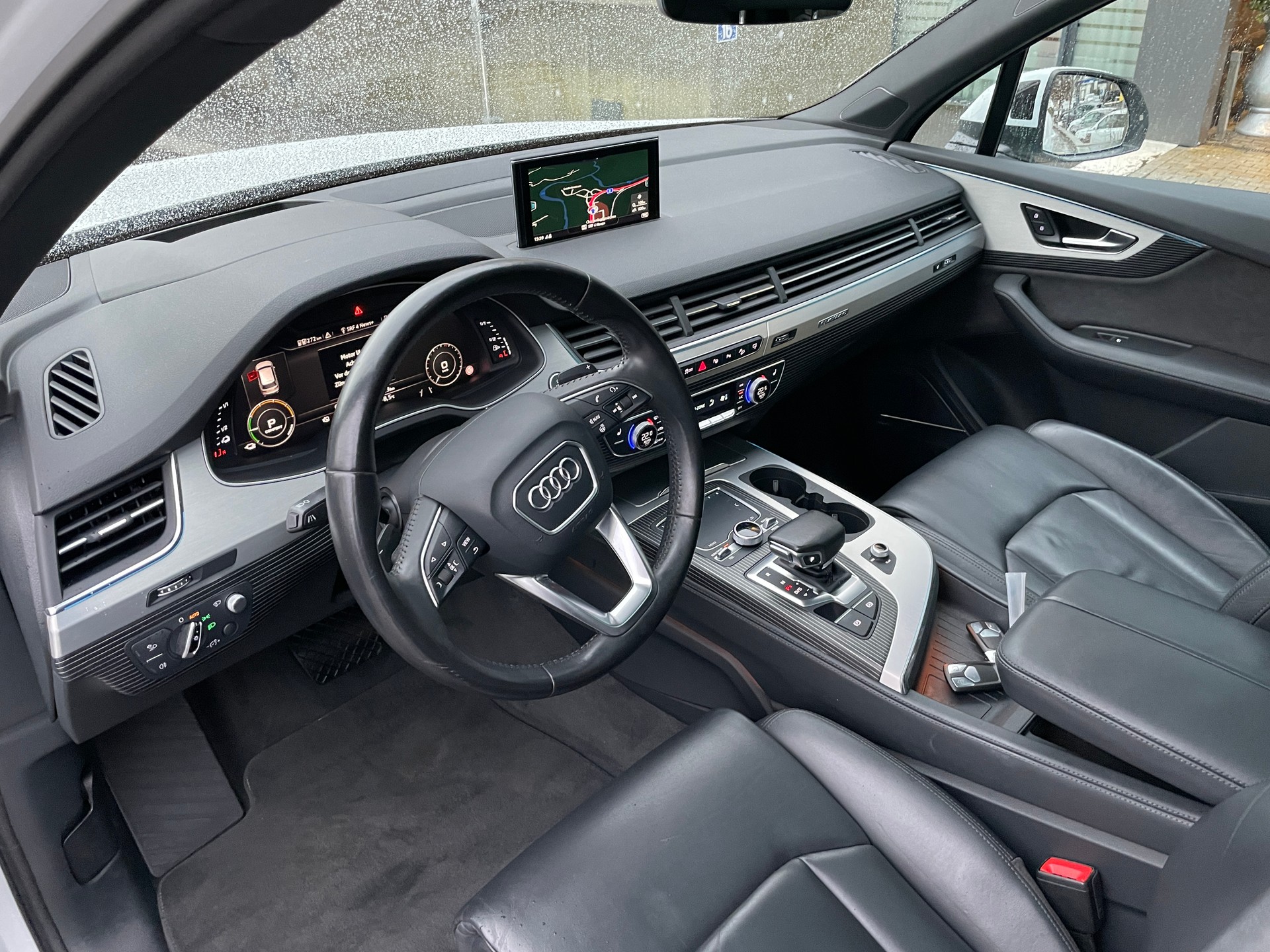 AUDI Q7 e-tron 3.0 TDI quattro tiptronic-image-13