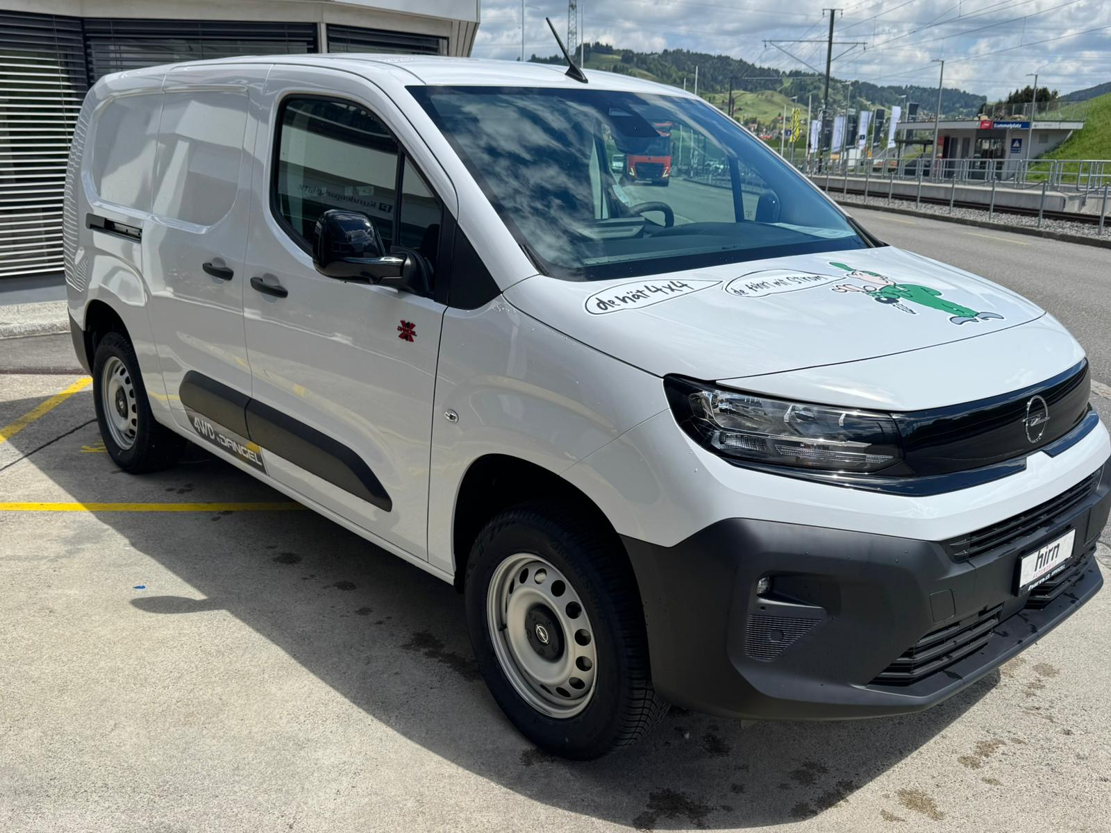 OPEL Combo-e Cargo 2.4 t XL Electric 4x4-image-1