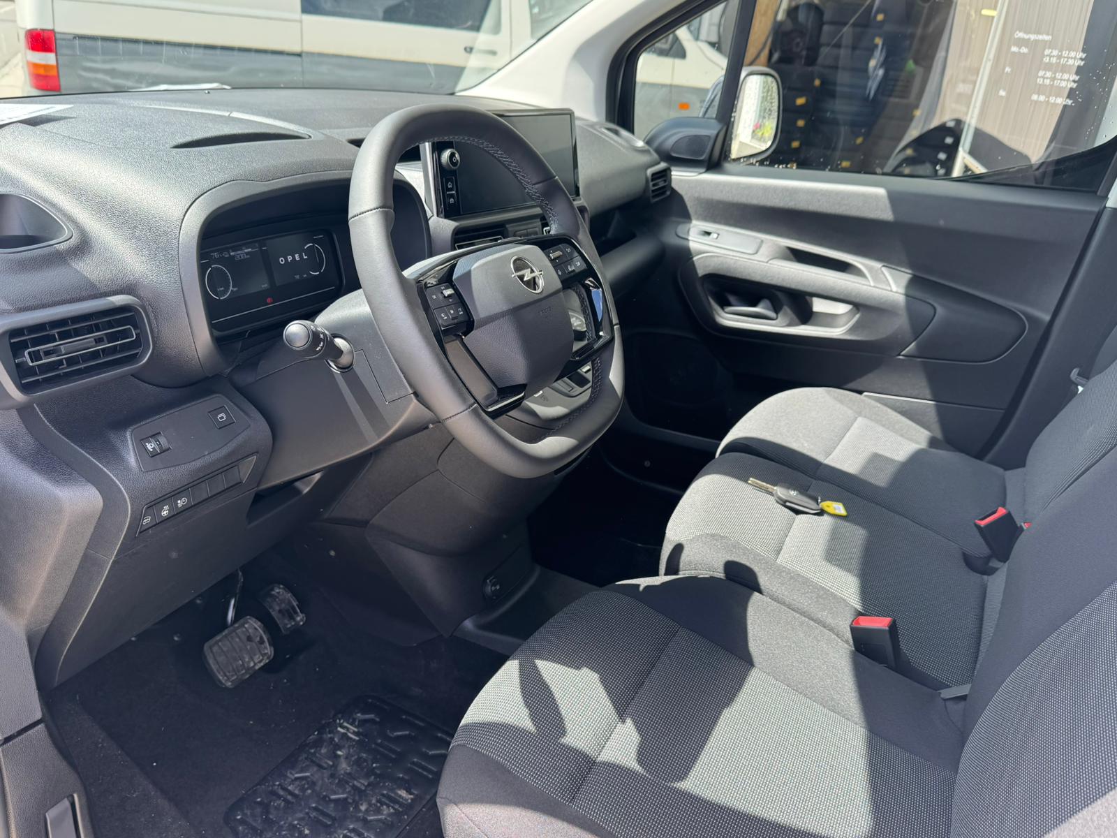 OPEL Combo-e Cargo 2.4 t XL Electric 4x4-image-4