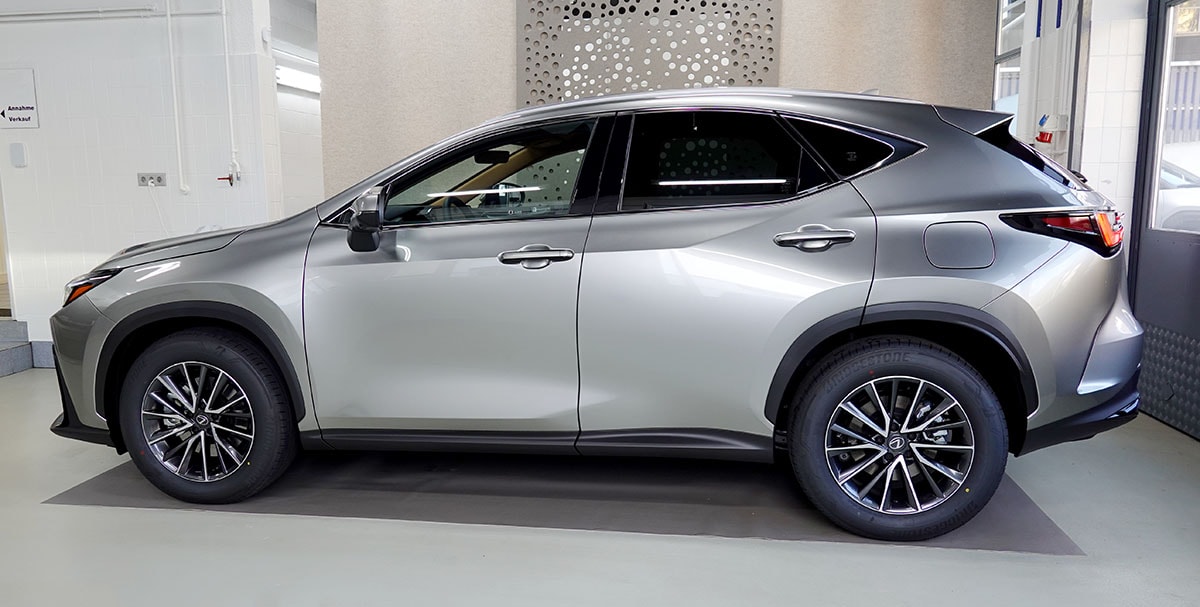 LEXUS NX 450h+ E-FOUR Comfort Pack Interieur-image-1
