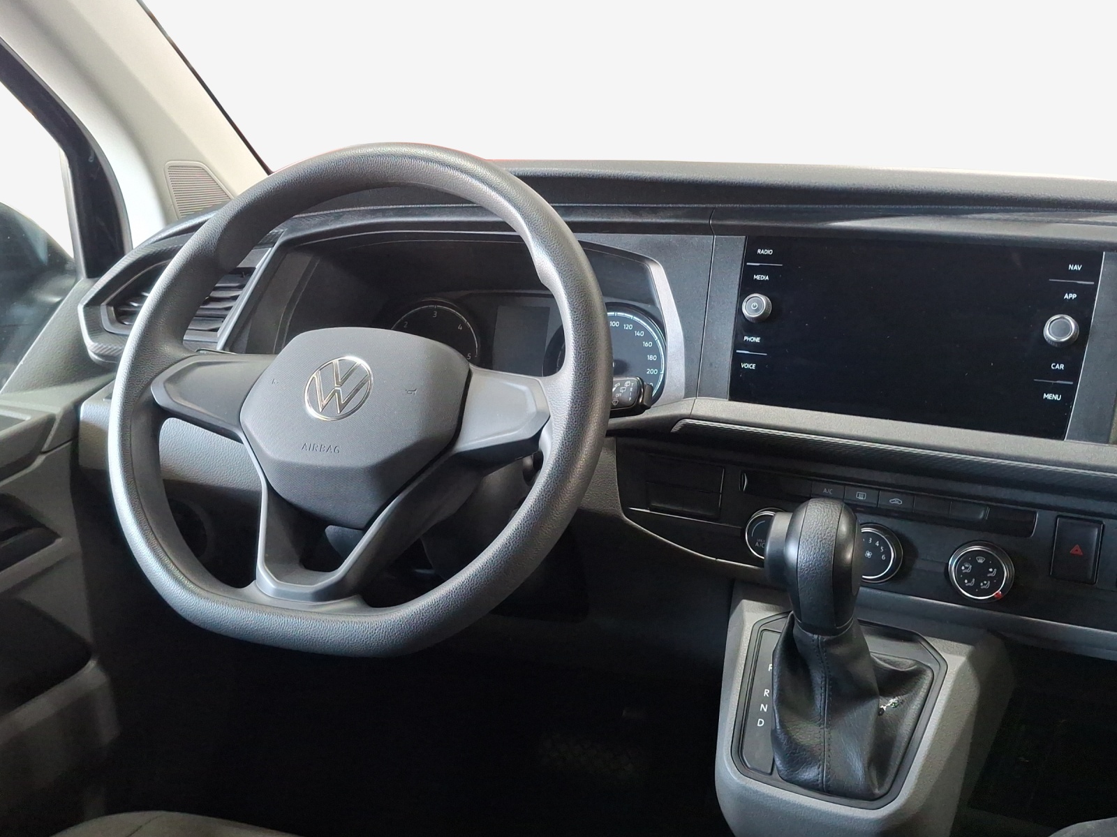 VW T6.1 2.0 TDI DSG-image-8