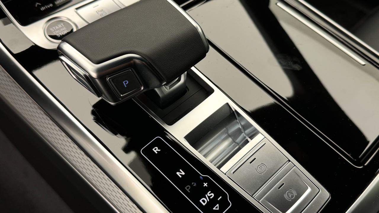 AUDI Q8 SUV TDI quattro 210 kW S line-image-10