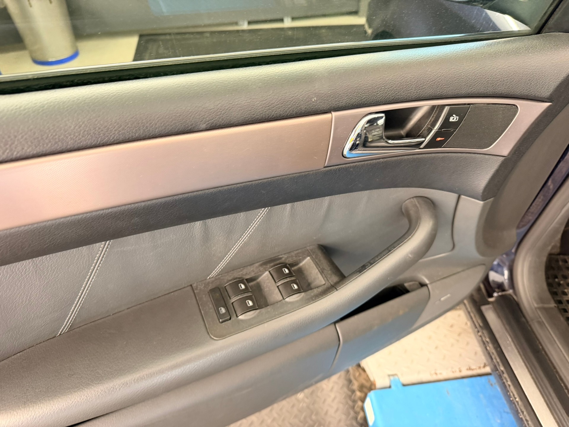 AUDI A6 2.7 T quattro Ambiente-image-10