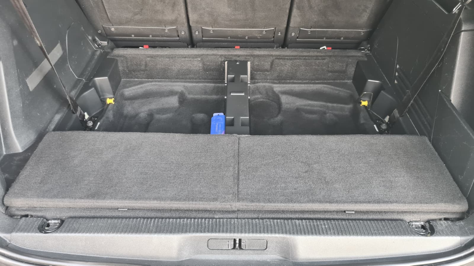 PEUGEOT 5008 1.5 BlueHDi Business Line ETA ** Gr-Navi ** RF-Kamera ** Sitzheizung ** Tempomat ** Frisch Ab MFK & Service **-image-9