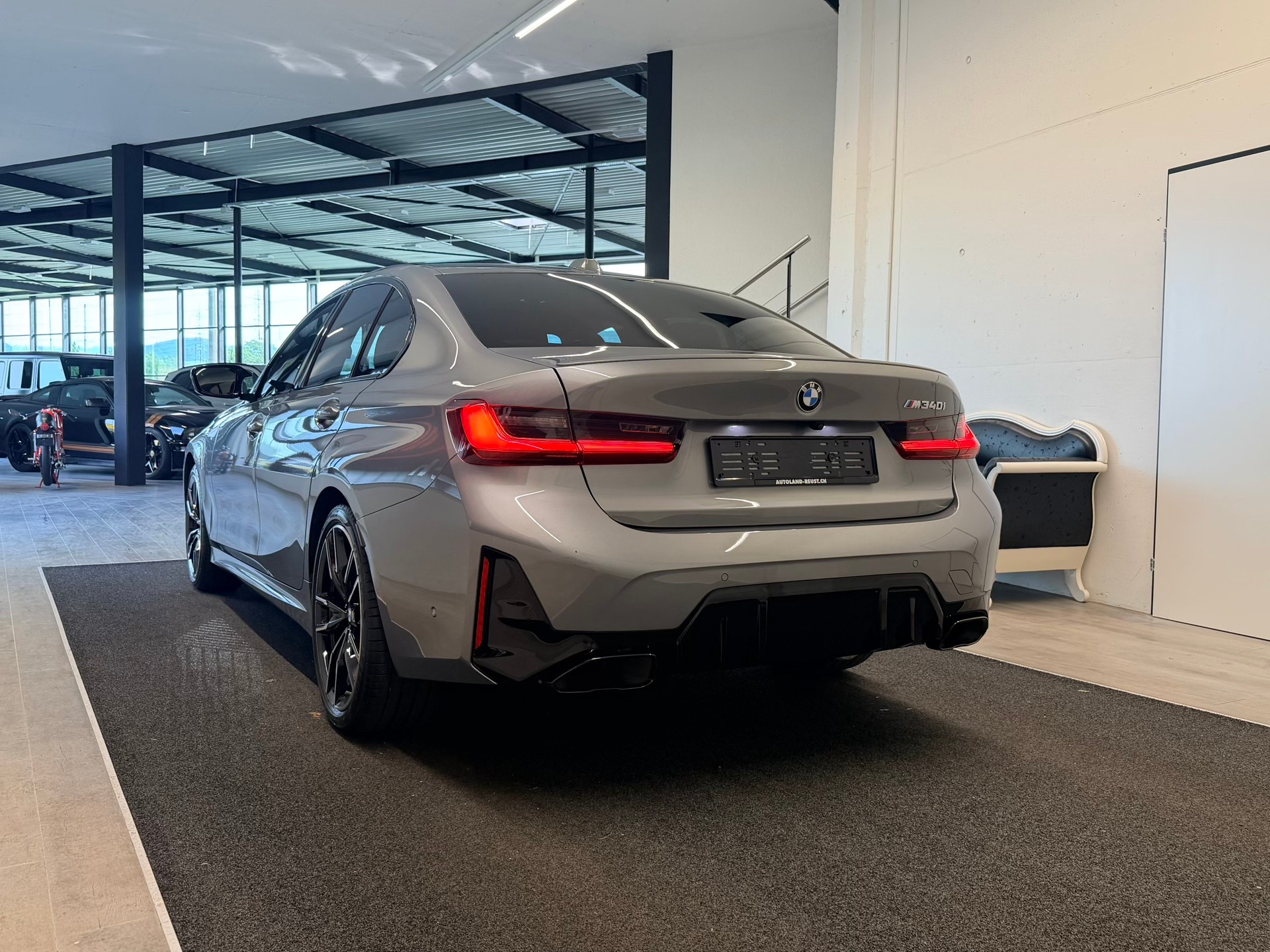 BMW M340i xDrive 48V Steptronic-image-8