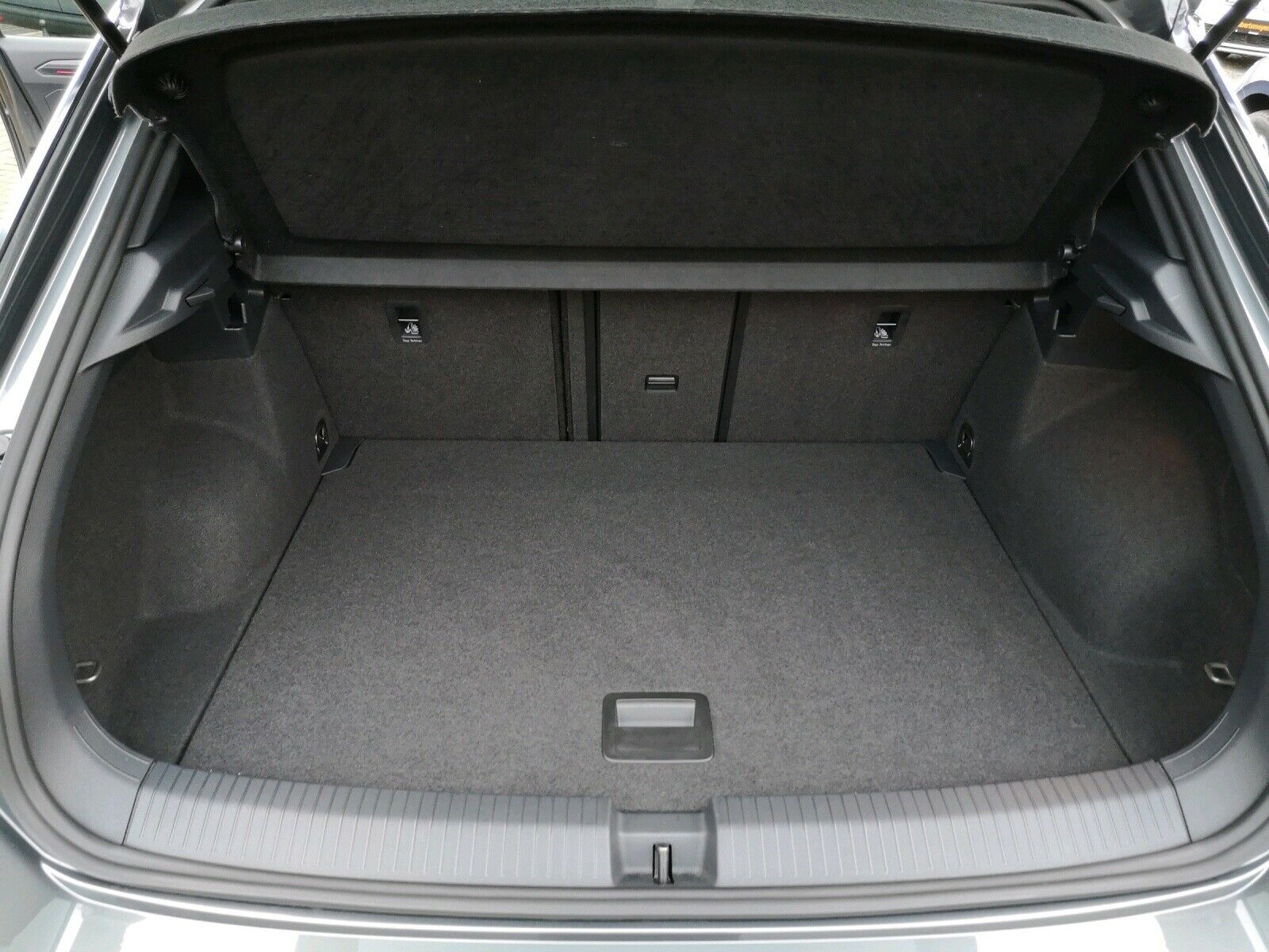 VW T-Roc 1.5 TSI ACT Sport +DSG+LED+NAVI+KLIMA+LM-image-9