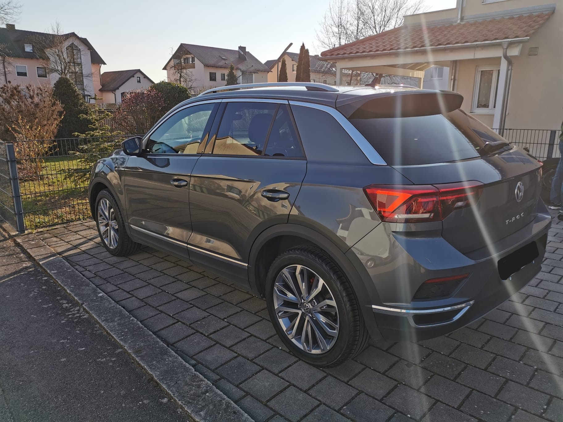 VW T-Roc 1.5 TSI ACT Sport +DSG+LED+NAVI+KLIMA+LM-image-2