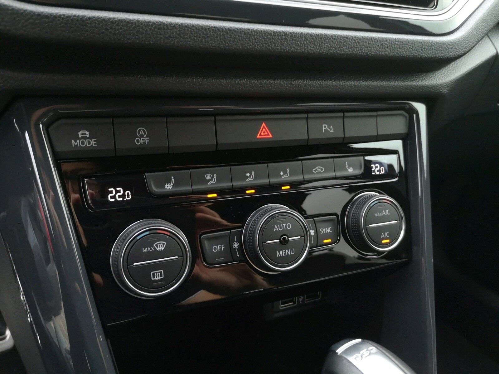 VW T-Roc 1.5 TSI ACT Sport +DSG+LED+NAVI+KLIMA+LM-image-6