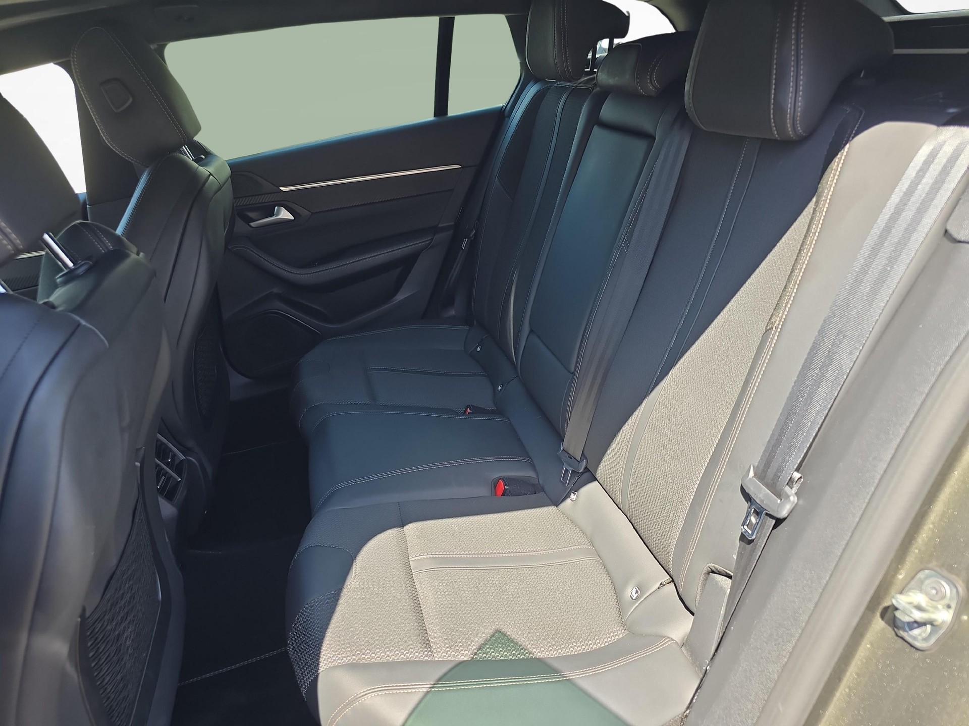 PEUGEOT 508 SW 1.6 Plug-in Hybrid GT Line / Jetzt mit attraktivem 1.99% Leasing-image-10