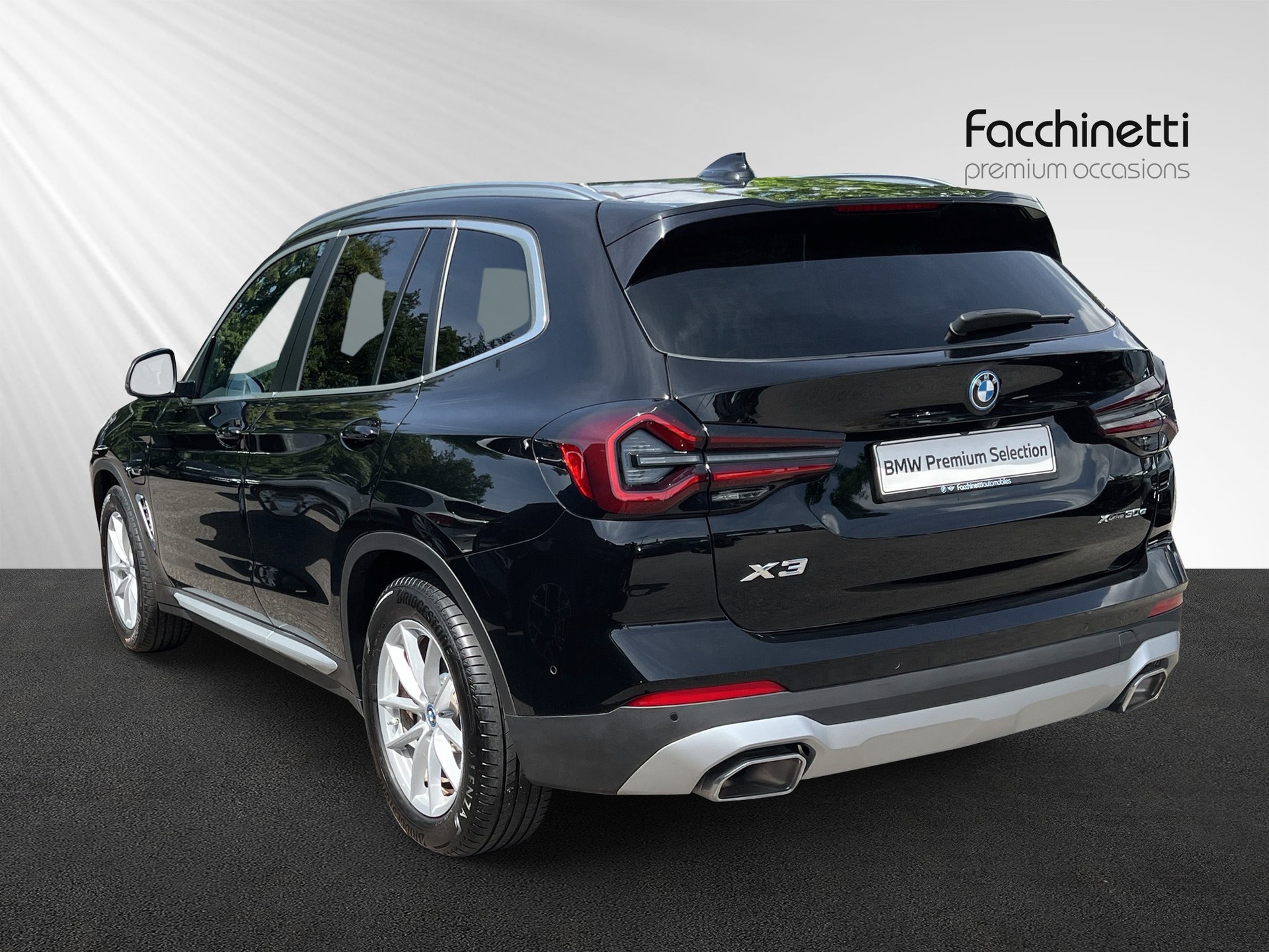 BMW X3 xDrive 30e-showroom-element-2