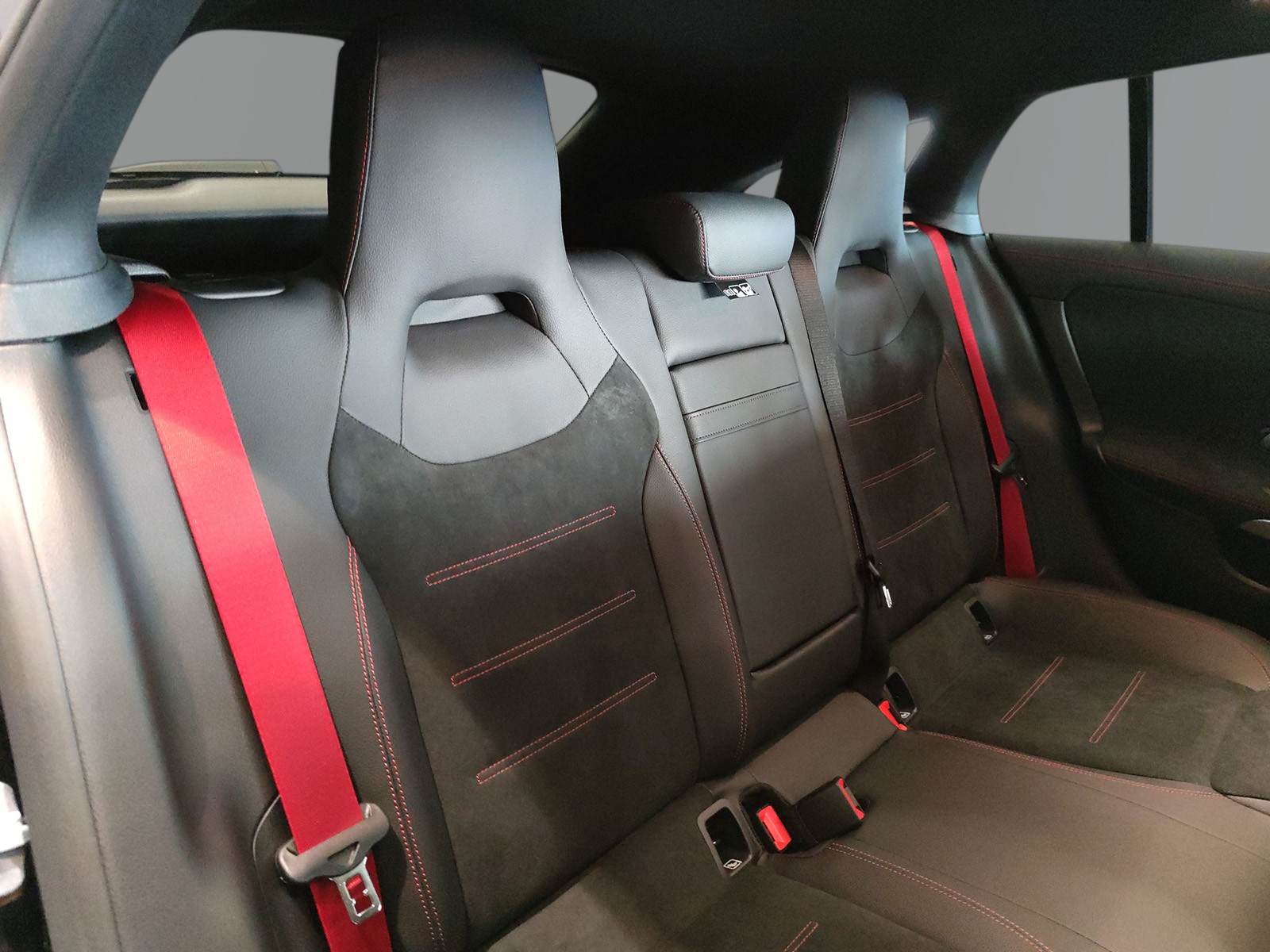 MERCEDES-BENZ CLA 35 AMG 4Matic Shooting Brake-image-12