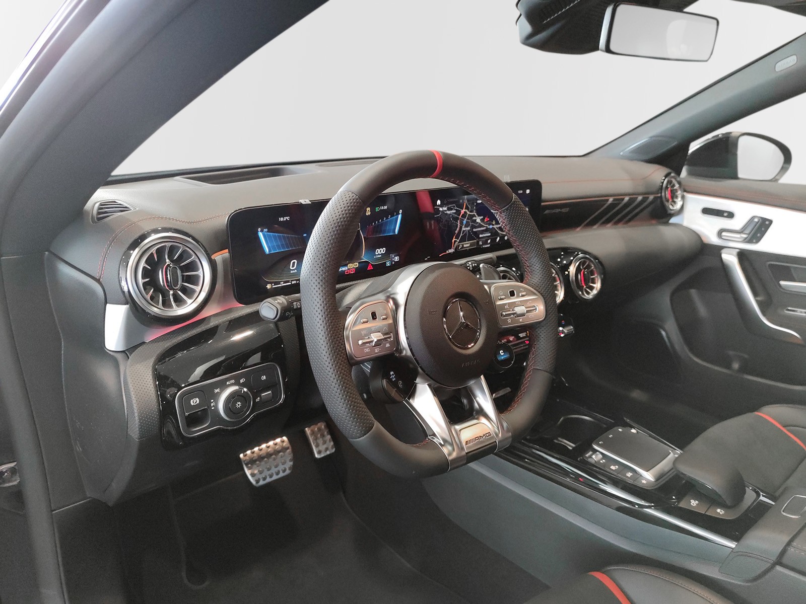 MERCEDES-BENZ CLA 35 AMG 4Matic Shooting Brake-image-11