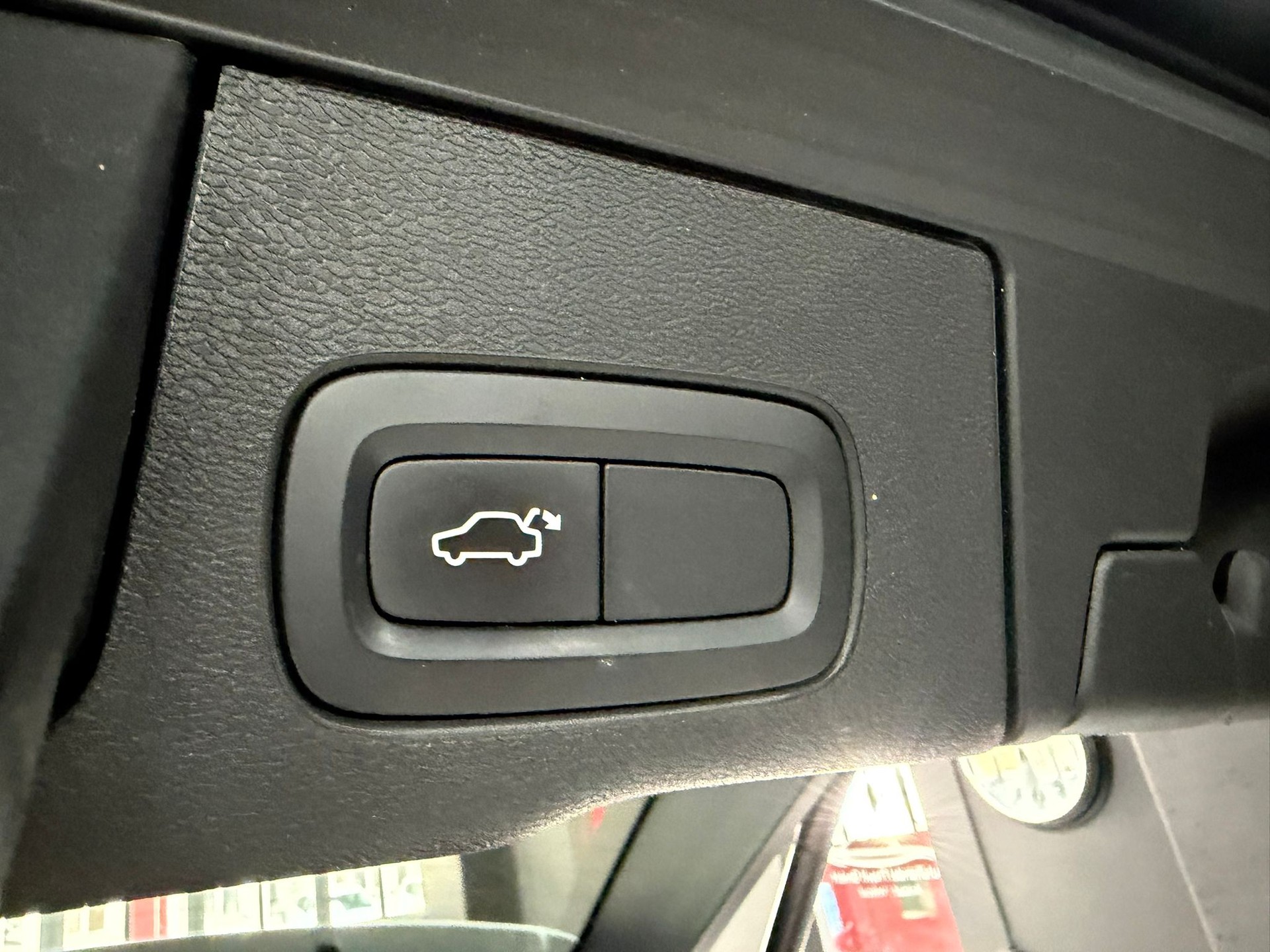 VOLVO XC60 B5 Diesel Mild Hybrid AWD R-Design Geartronic-image-11
