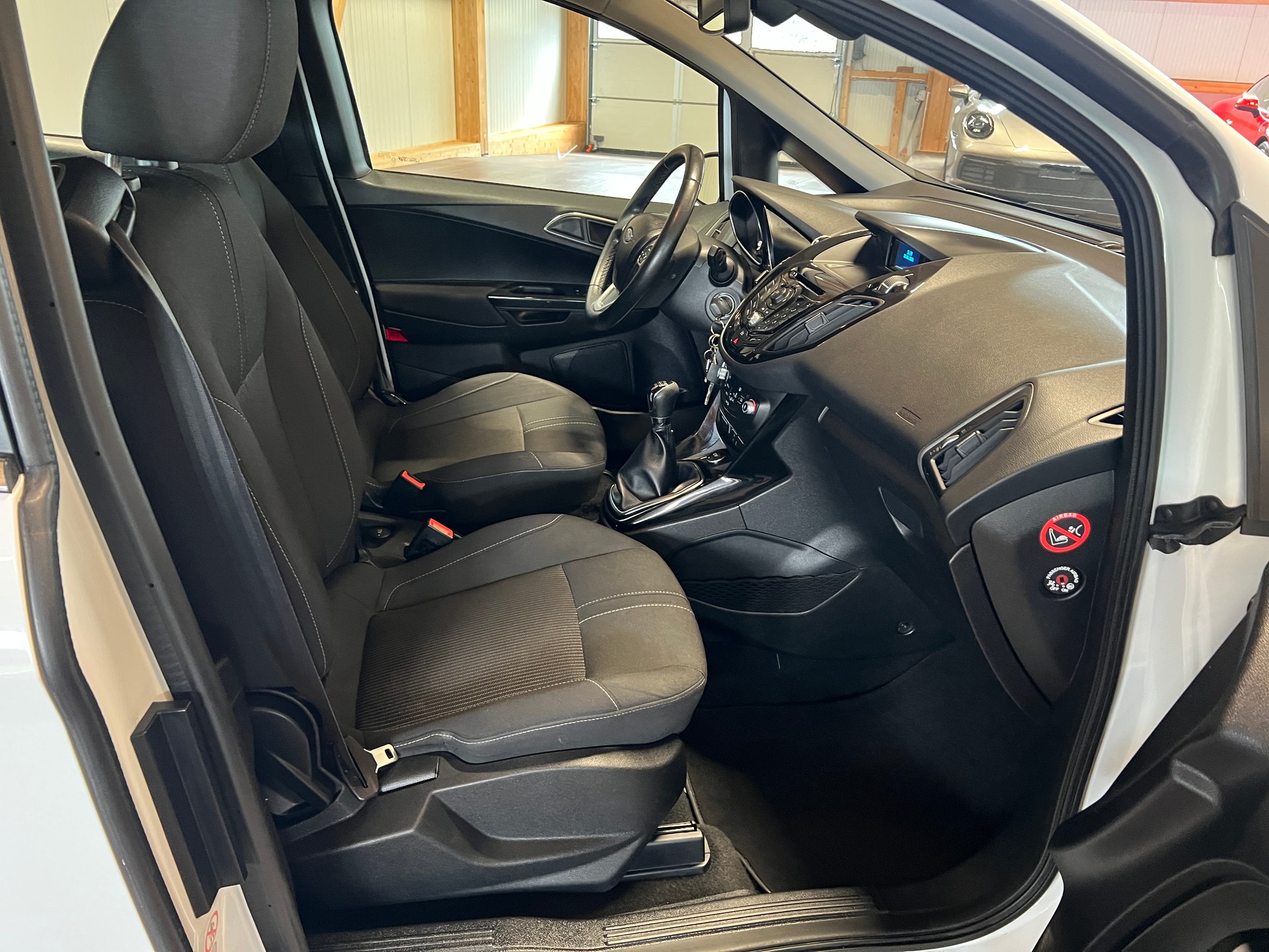 FORD B-Max 1.0 SCTi Titanium-image-11