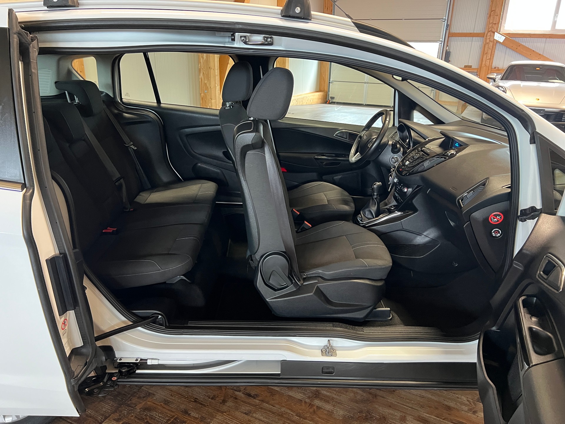 FORD B-Max 1.0 SCTi Titanium-image-13