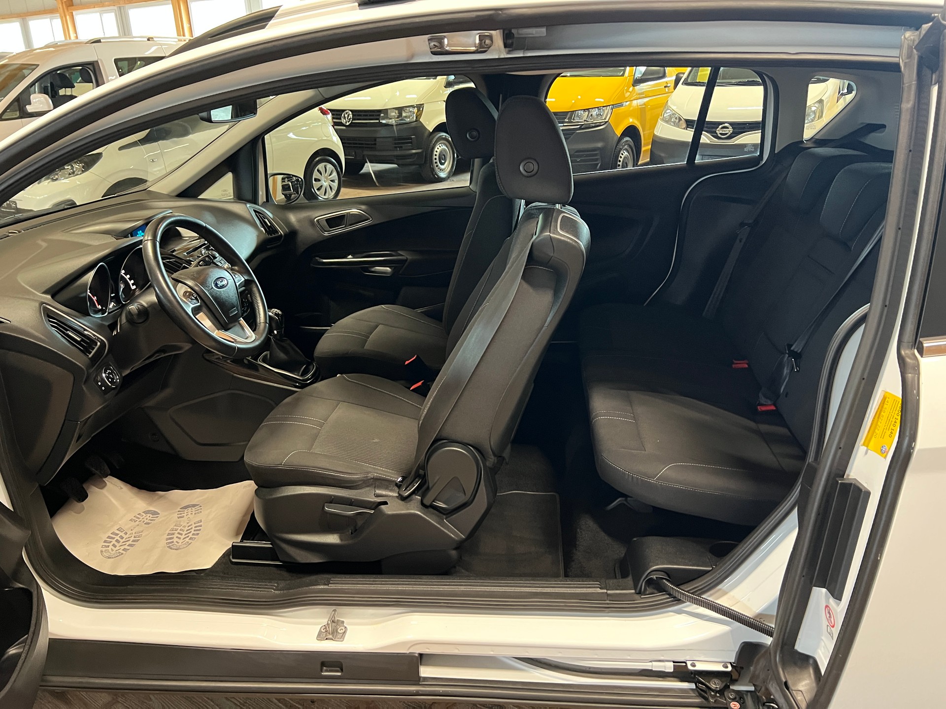 FORD B-Max 1.0 SCTi Titanium-image-9