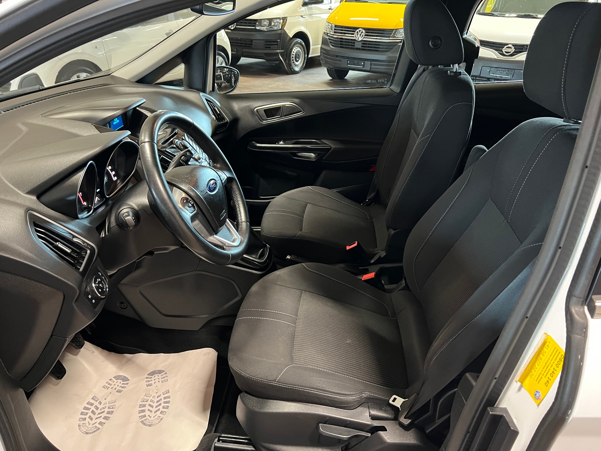 FORD B-Max 1.0 SCTi Titanium-image-8